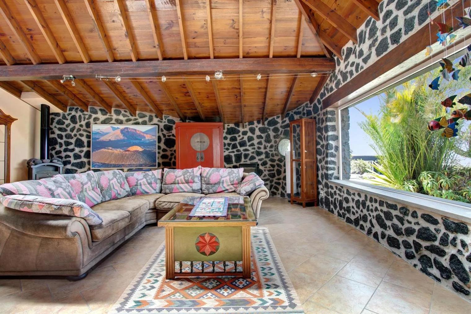 Casa *