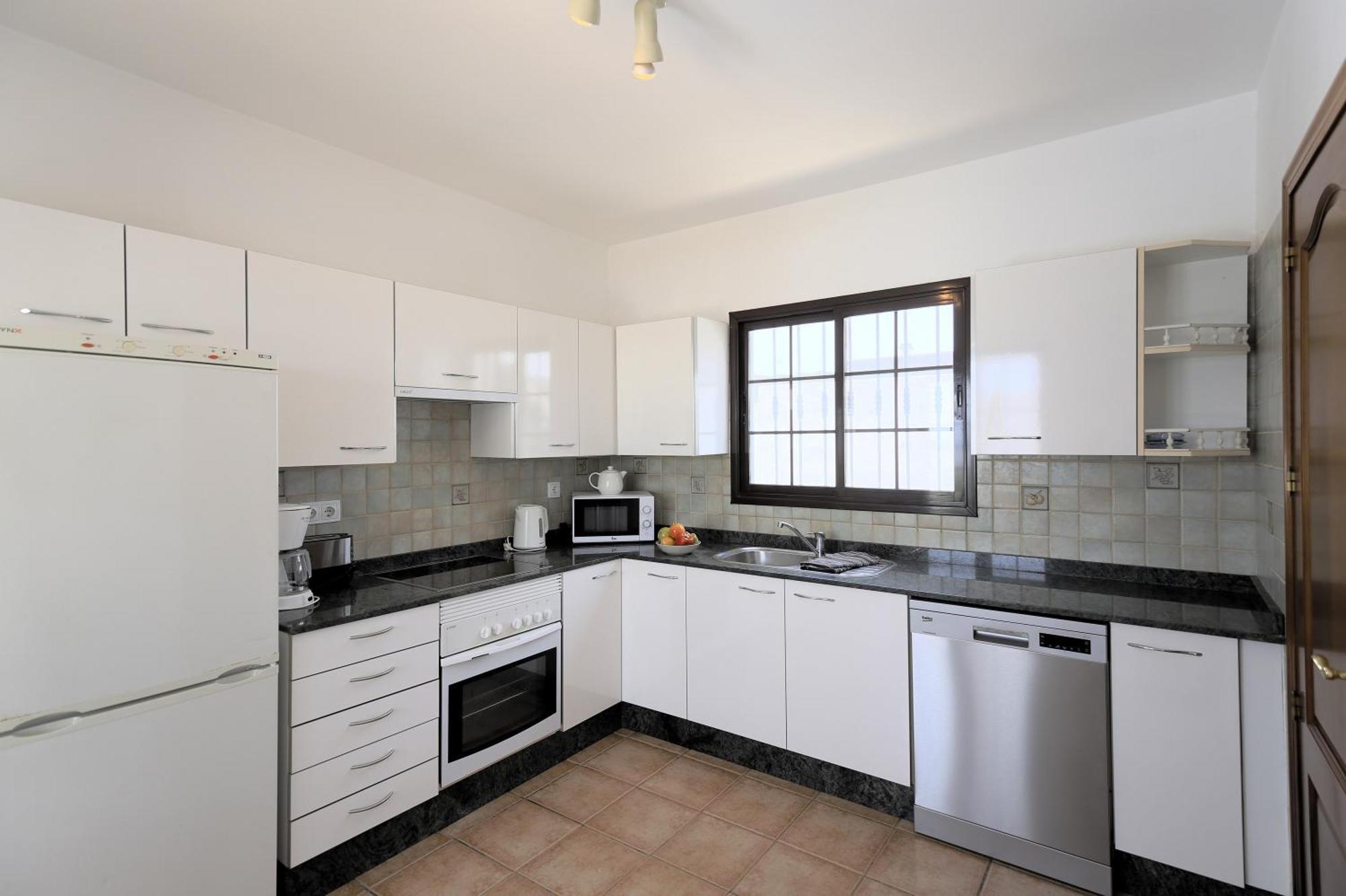 Charming Mojones 3 Bedrooms Child Friendly Pool Lise Short Walk To Old Town Puerto Del Carmen Villa