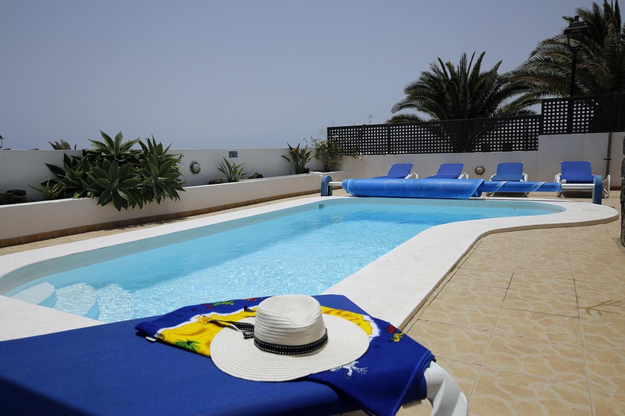Villa Charming Mojones 3 Bedrooms Child Friendly Pool Lise Short Walk To Old Town Puerto Del Carmen *