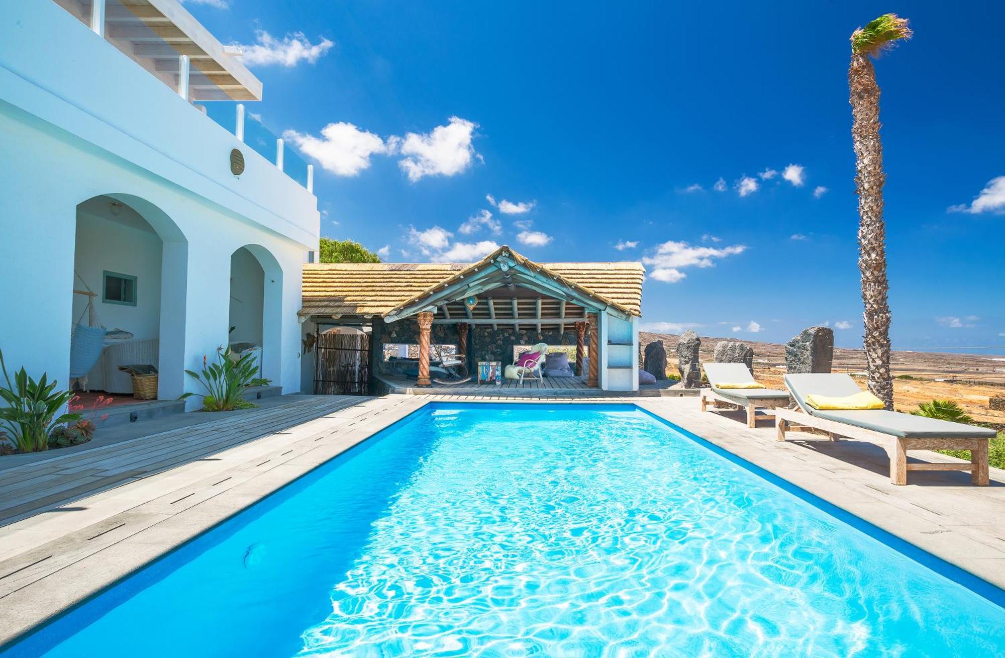 Palacio And Yurt - 2 Pools - Hot Tub - Fantastic Sea Views *