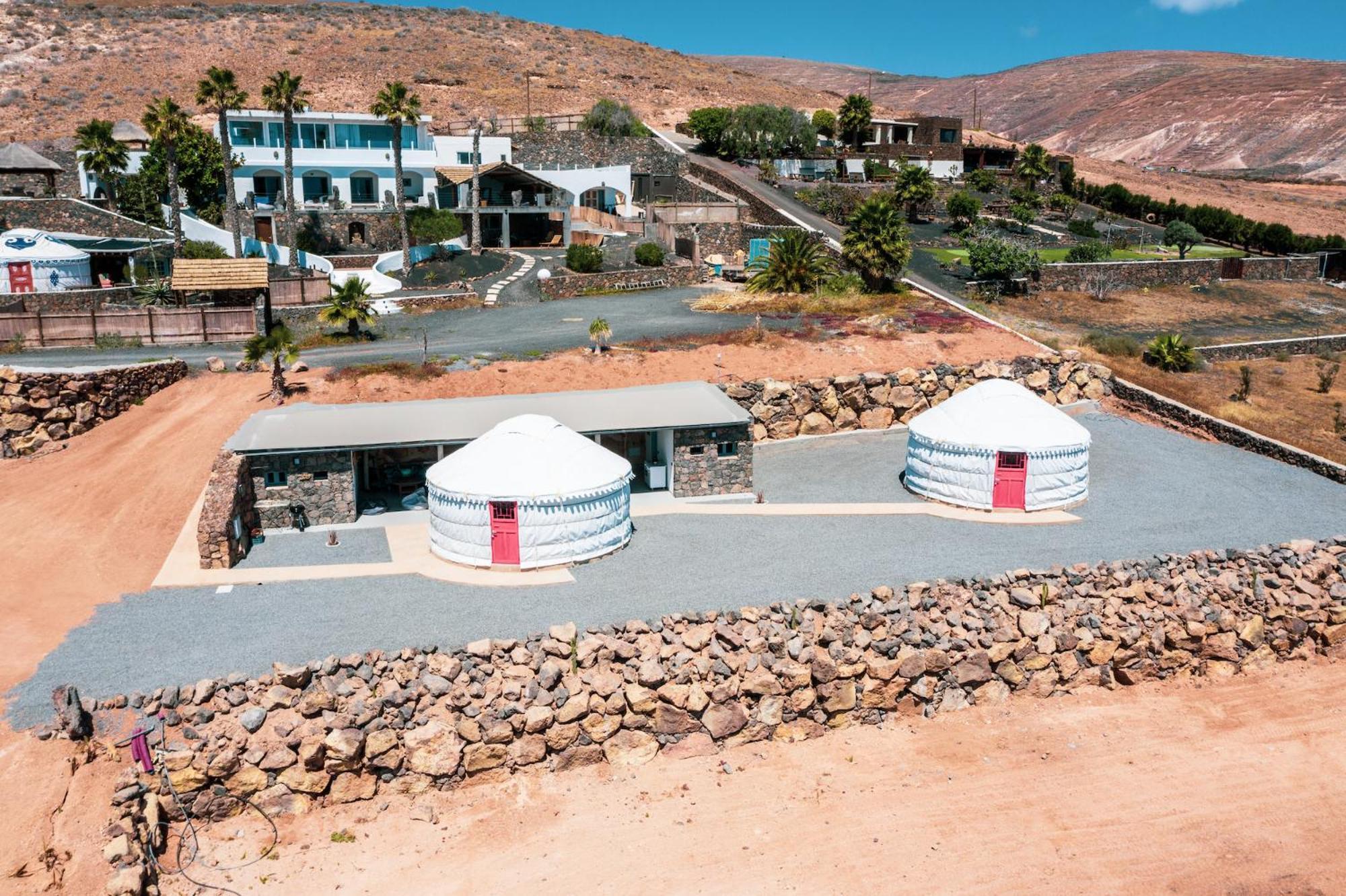 Palacio And Yurt - 2 Pools - Hot Tub - Fantastic Sea Views * Tabayesco