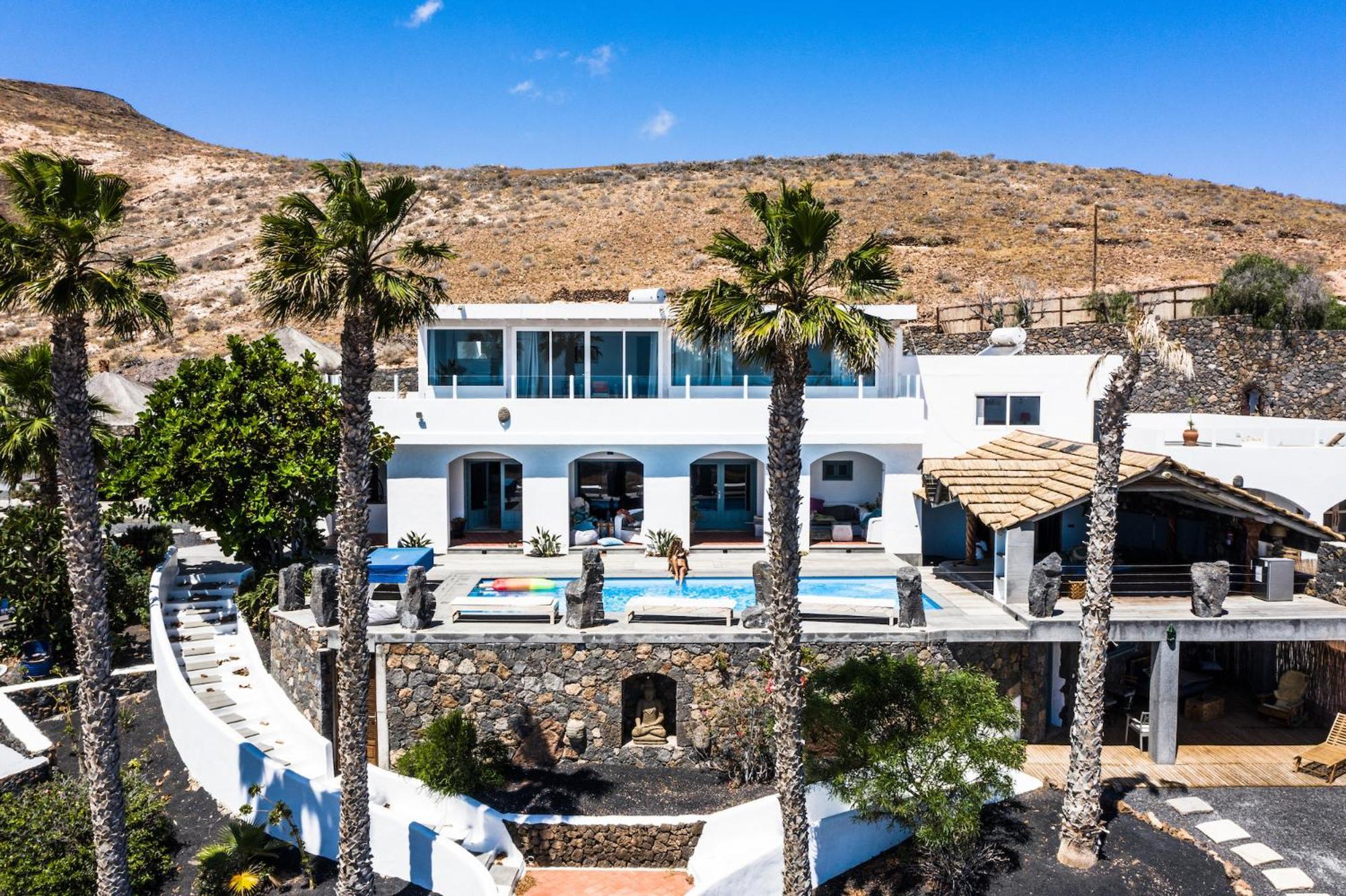 Palacio And Yurt - 2 Pools - Hot Tub - Fantastic Sea Views Villa