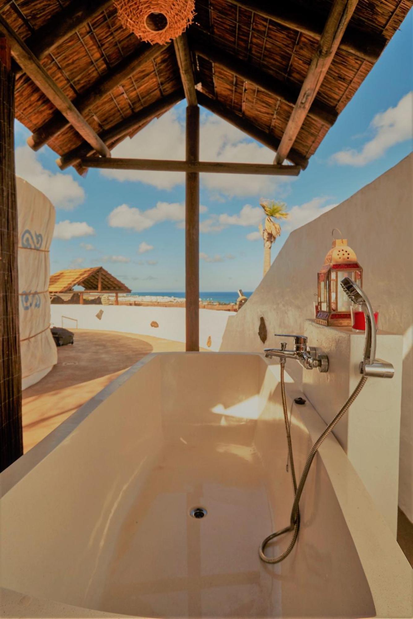 Palacio And Yurt - 2 Pools - Hot Tub - Fantastic Sea Views *