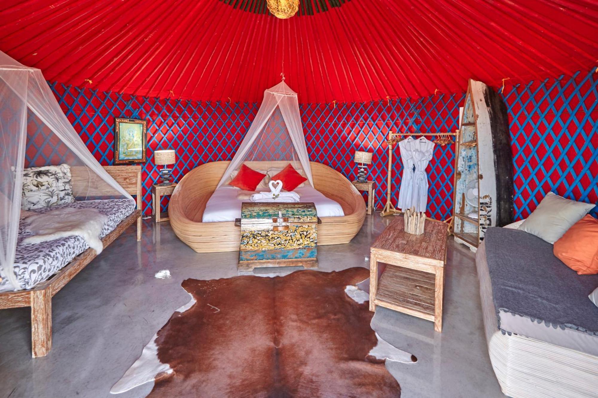 Palacio And Yurt - 2 Pools - Hot Tub - Fantastic Sea Views