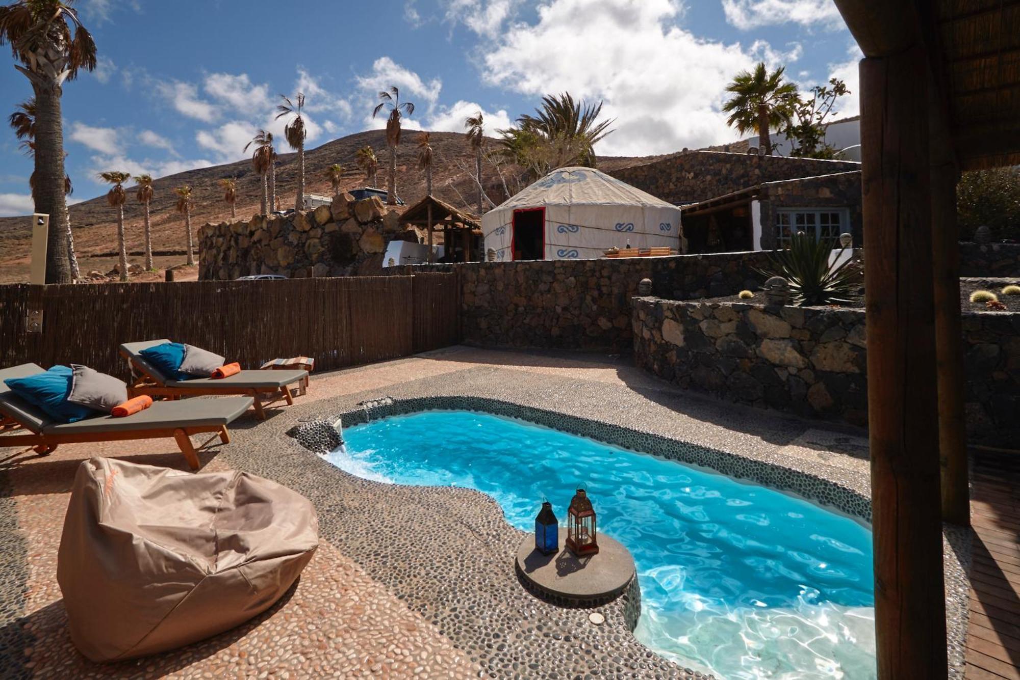 Palacio And Yurt - 2 Pools - Hot Tub - Fantastic Sea Views Tabayesco