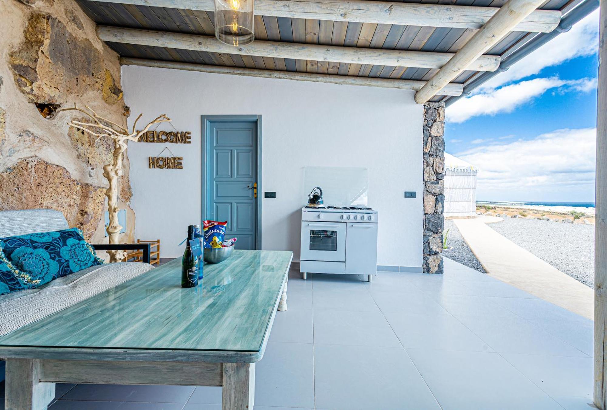 Villa Palacio And Yurt - 2 Pools - Hot Tub - Fantastic Sea Views *