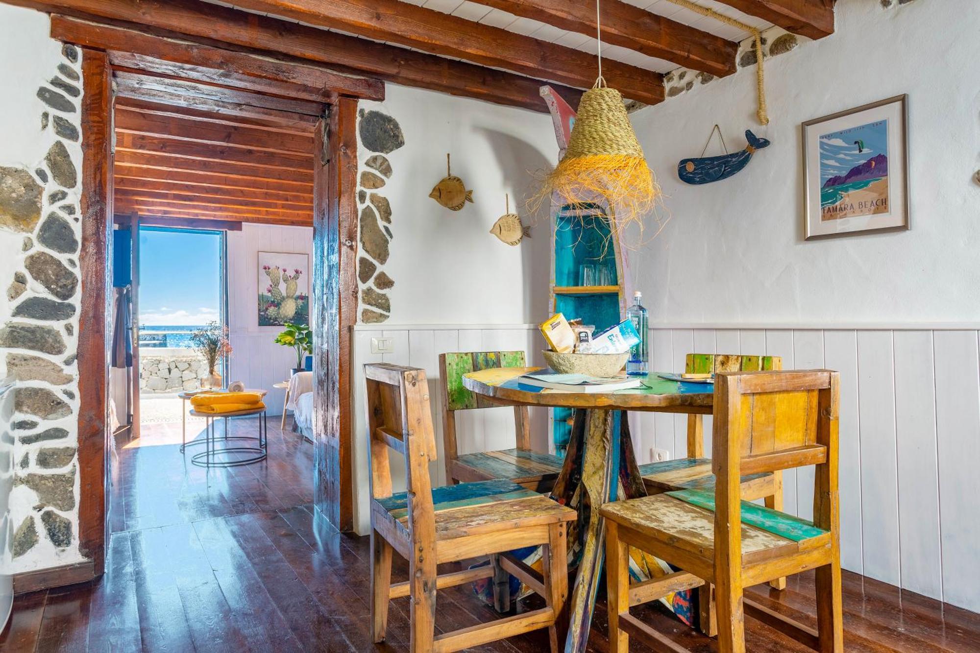 Eco Fisherman's Seafront - Fantastic Views - Private Courtyard *