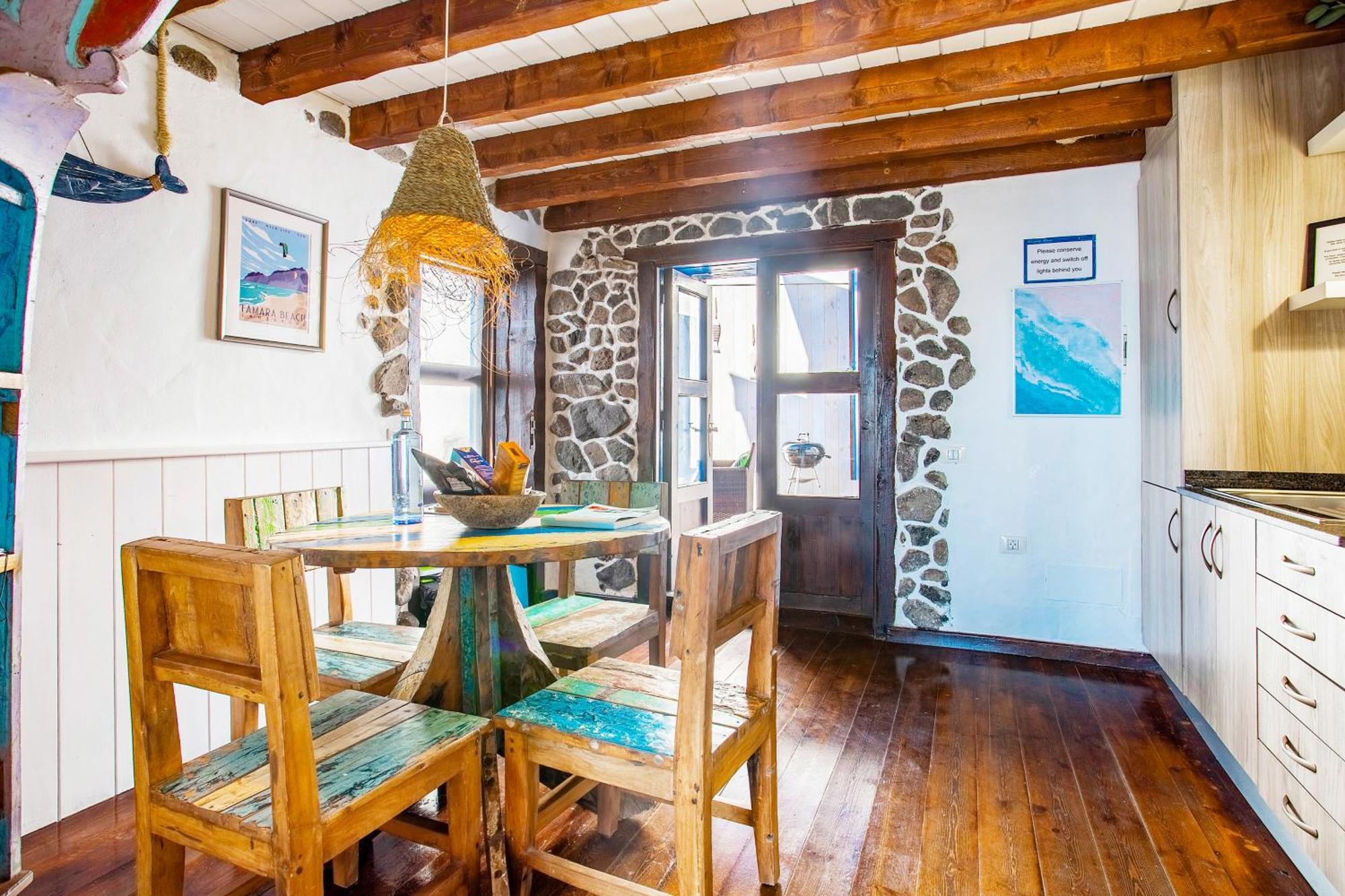Eco Fisherman's Seafront - Fantastic Views - Private Courtyard Сasa de vacaciones *