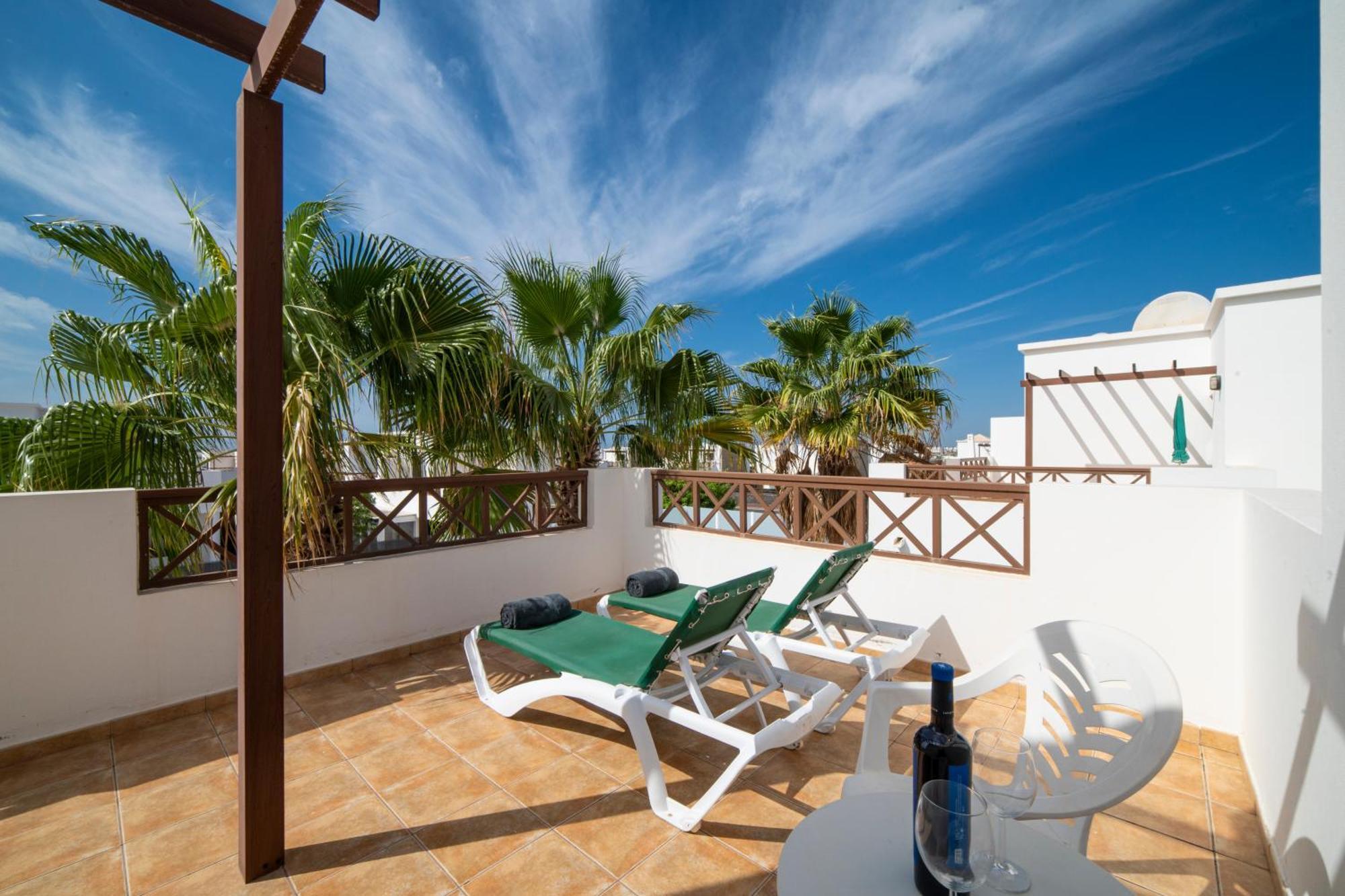 Ariana - Playa Blanca Villa *
