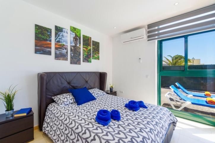 Spacious Private & Private Heated Pool - Sunshine