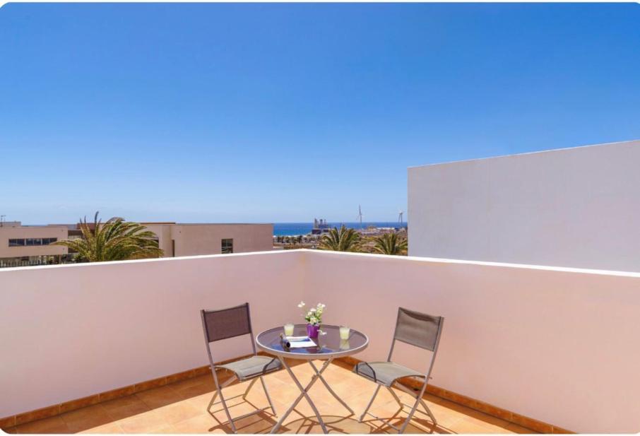 Spacious Private & Private Heated Pool - Sunshine *