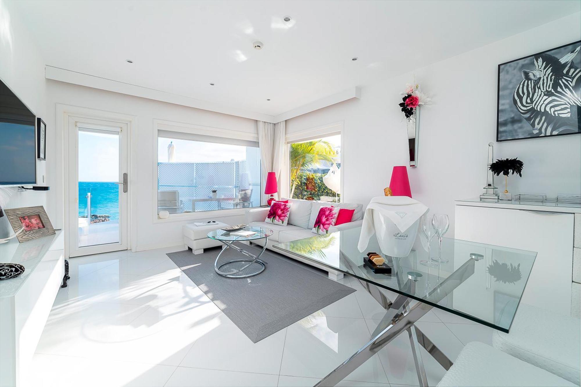 Lani's De Luxe - Adults Only 5*