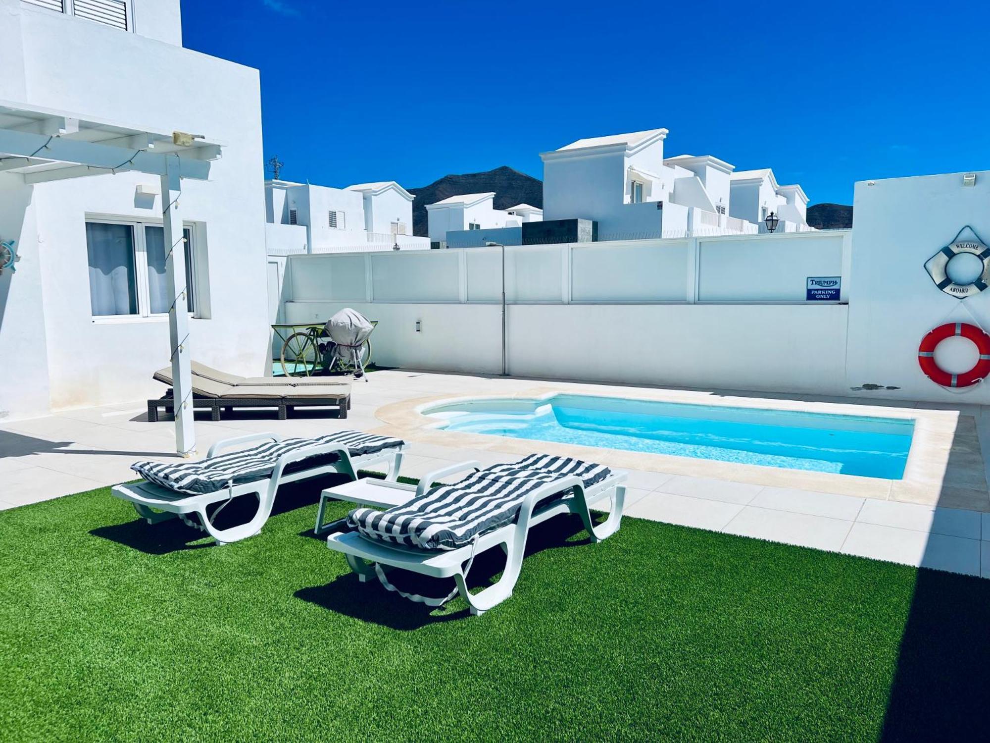 Lovely Sanmar, Heated Pool Villa Playa Blanca (Lanzarote)