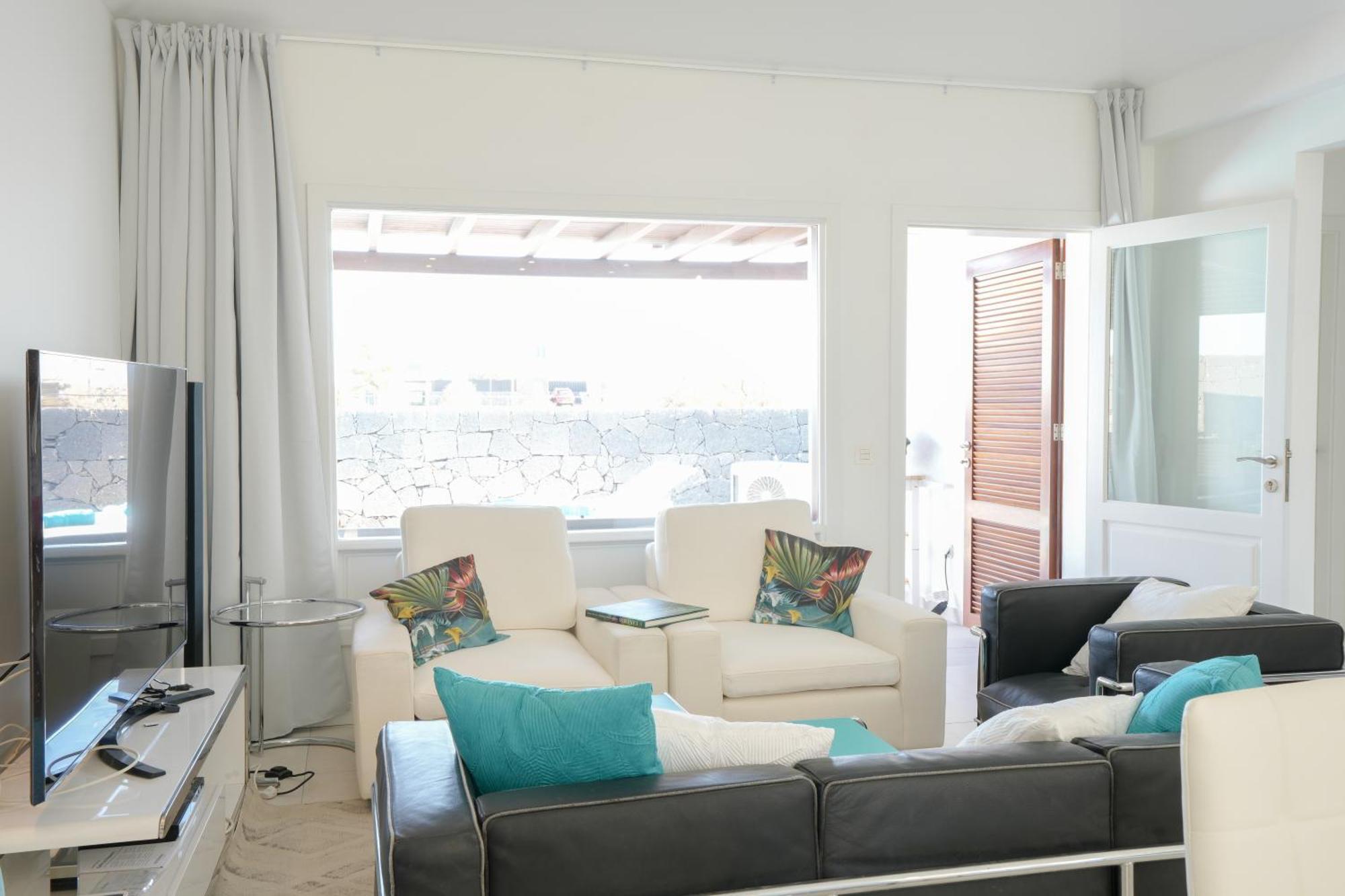 Yasmina Playa Blanca Villa *