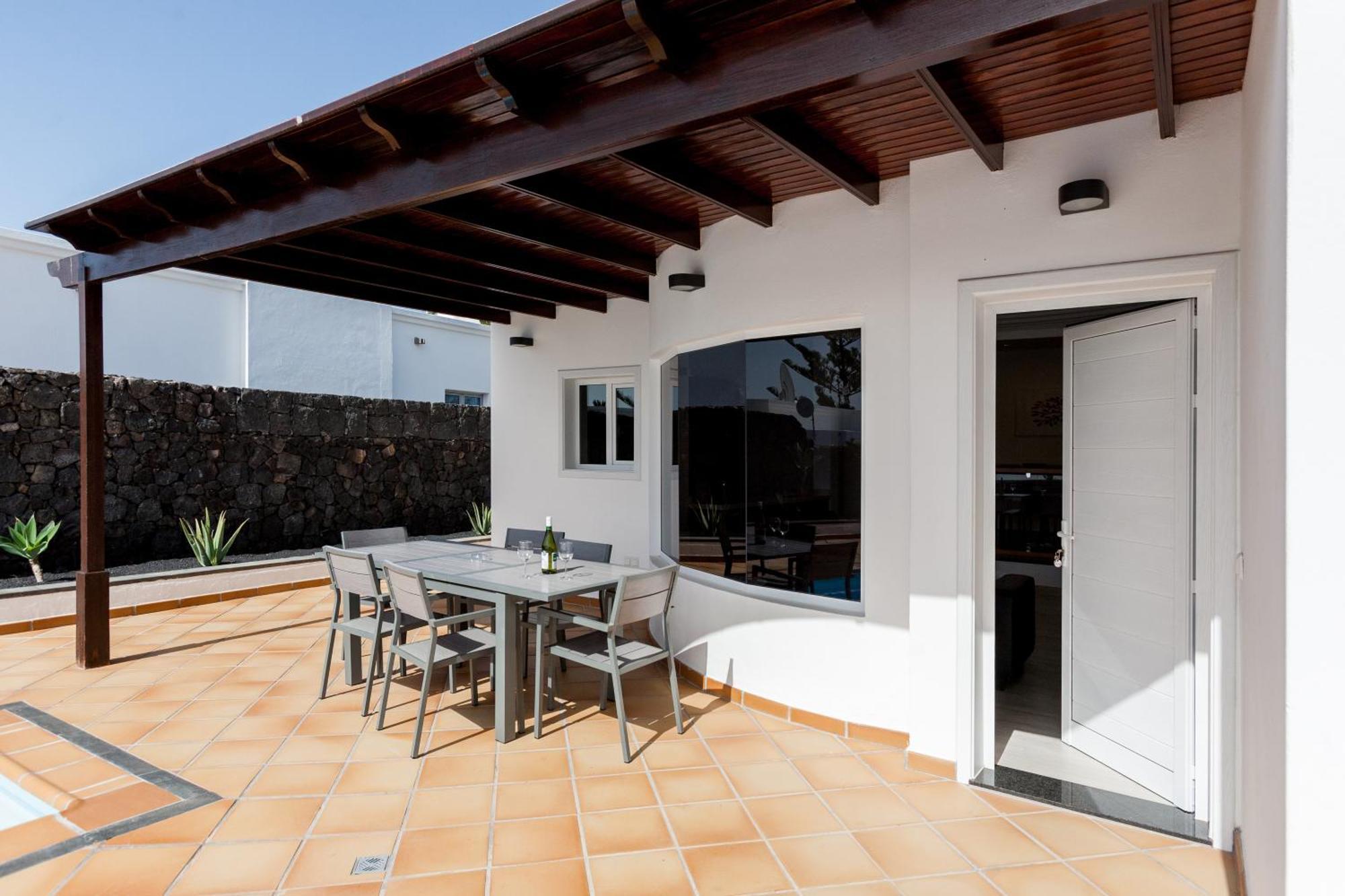 Villa 4 Bedroom Mimi With Private Heated Pool *