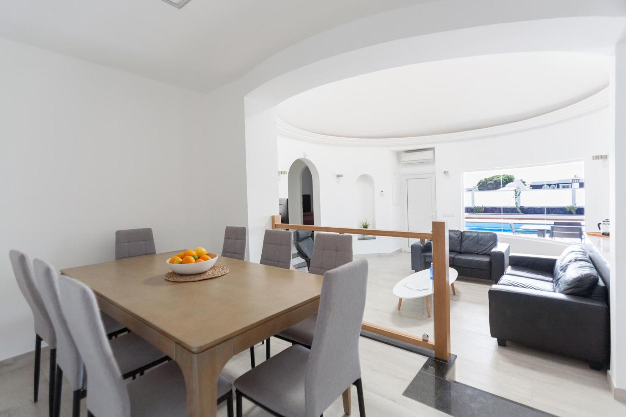 4 Bedroom Mimi With Private Heated Pool Villa Puerto del Carmen (Lanzarote)