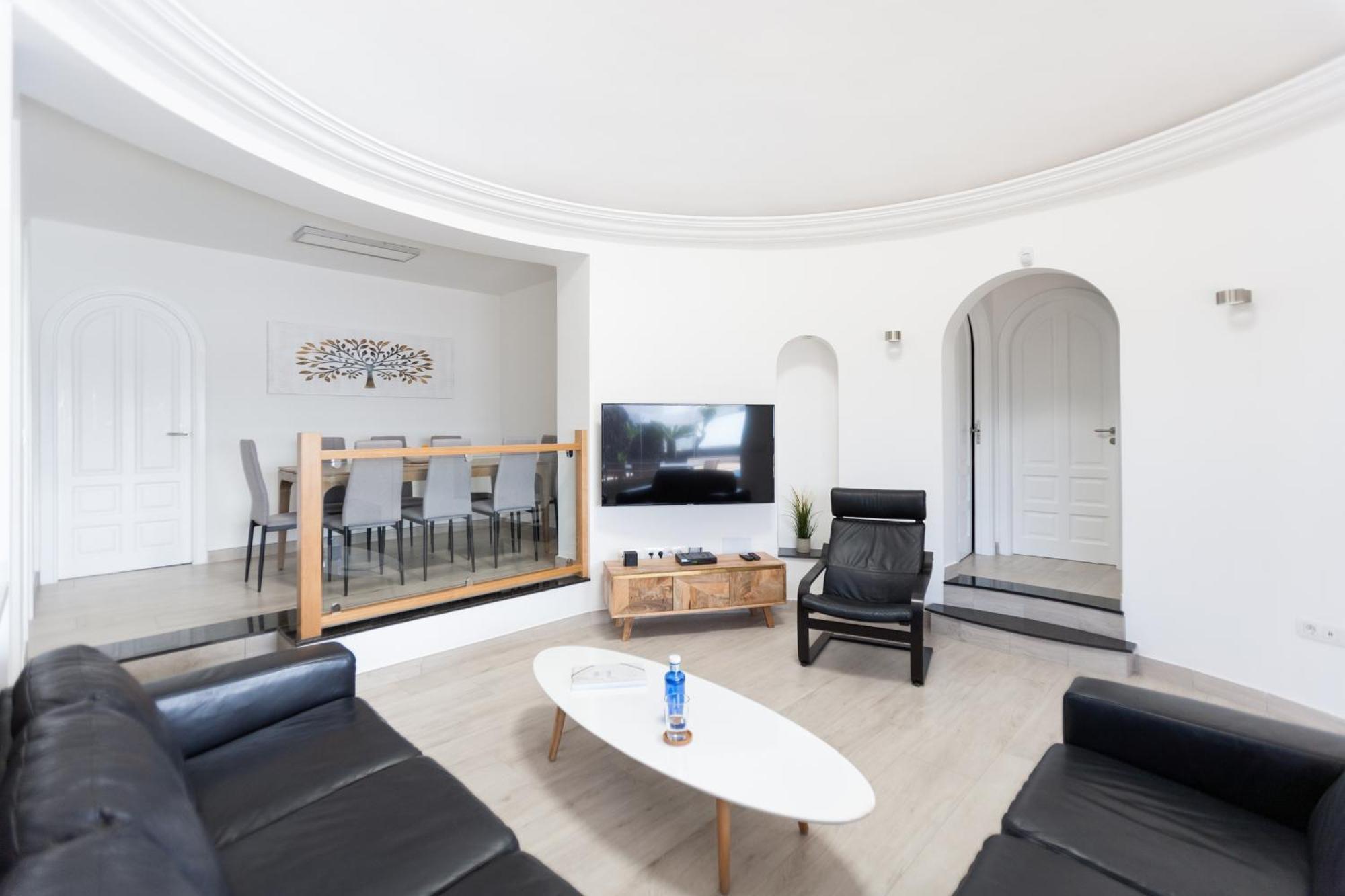 Villa 4 Bedroom Mimi With Private Heated Pool