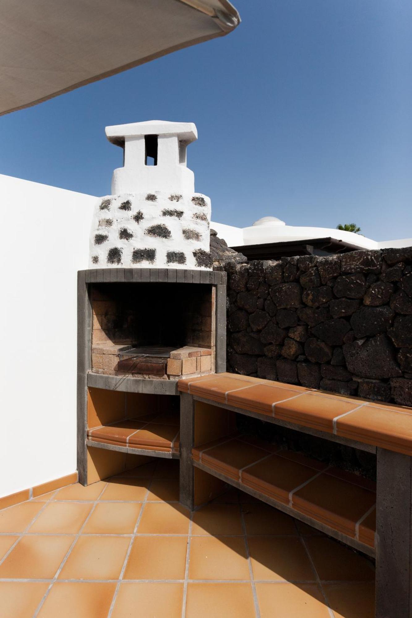 4 Bedroom Mimi With Private Heated Pool Puerto del Carmen (Lanzarote)