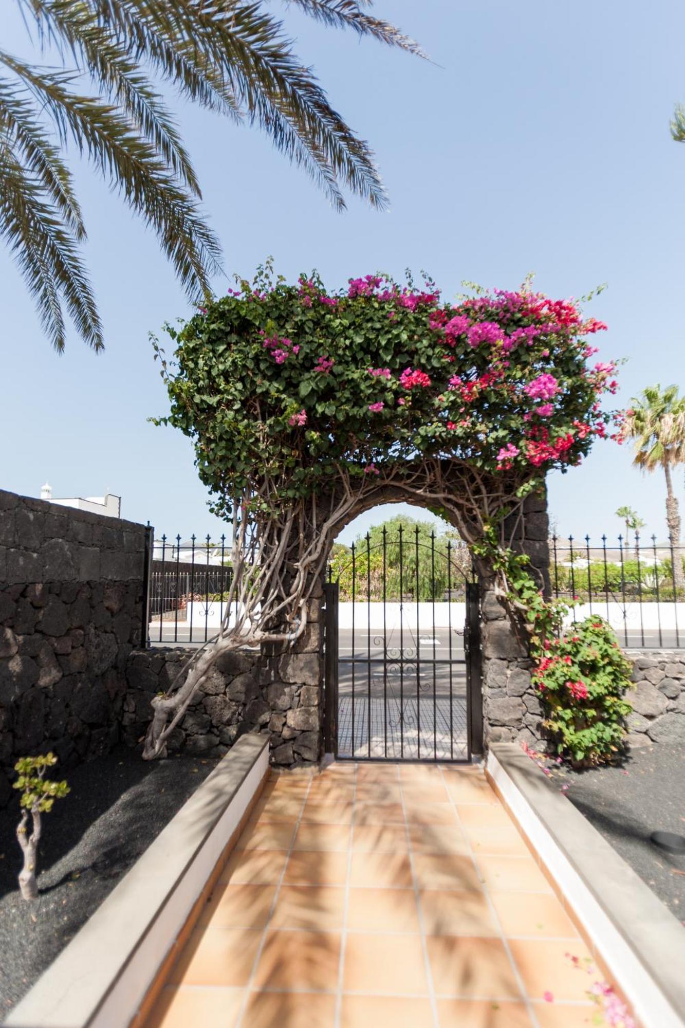 Villa 4 Bedroom Mimi With Private Heated Pool