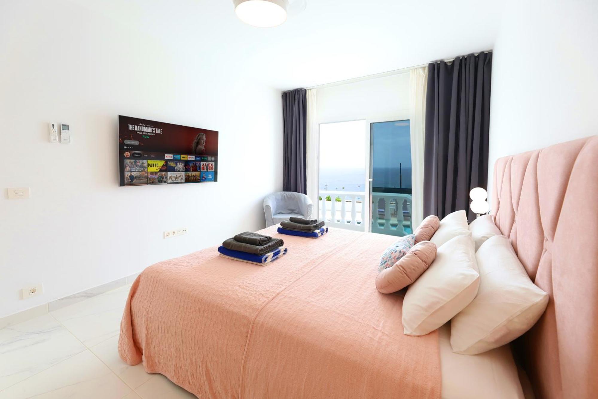 Luxury Puerto Del Carmen 4 Bedrooms La Perla Modern Furnishings Stunning Sea Views