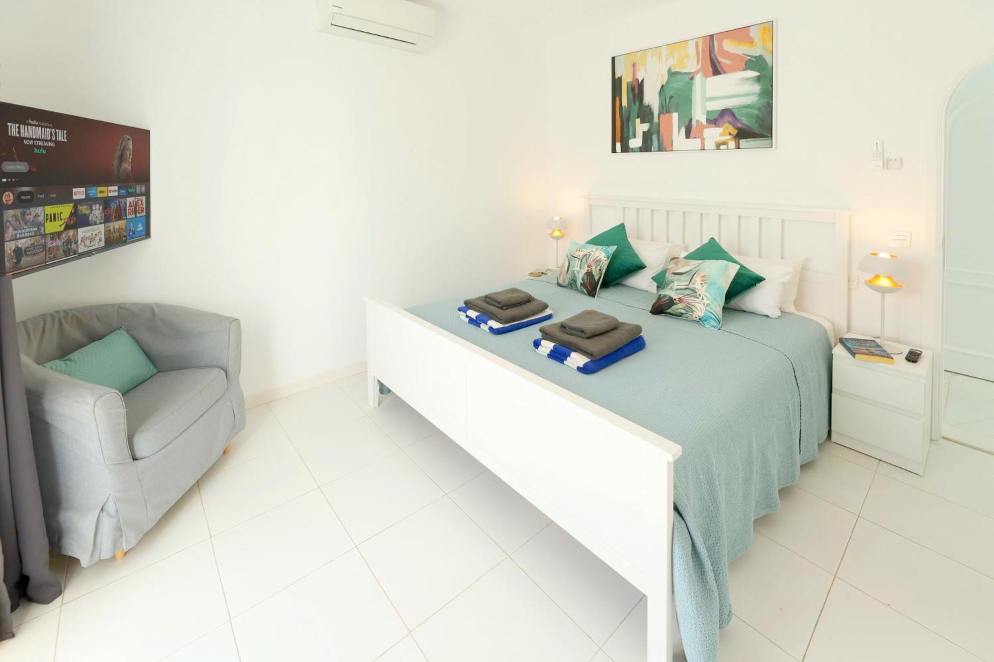Luxury Puerto Del Carmen 4 Bedrooms La Perla Modern Furnishings Stunning Sea Views *