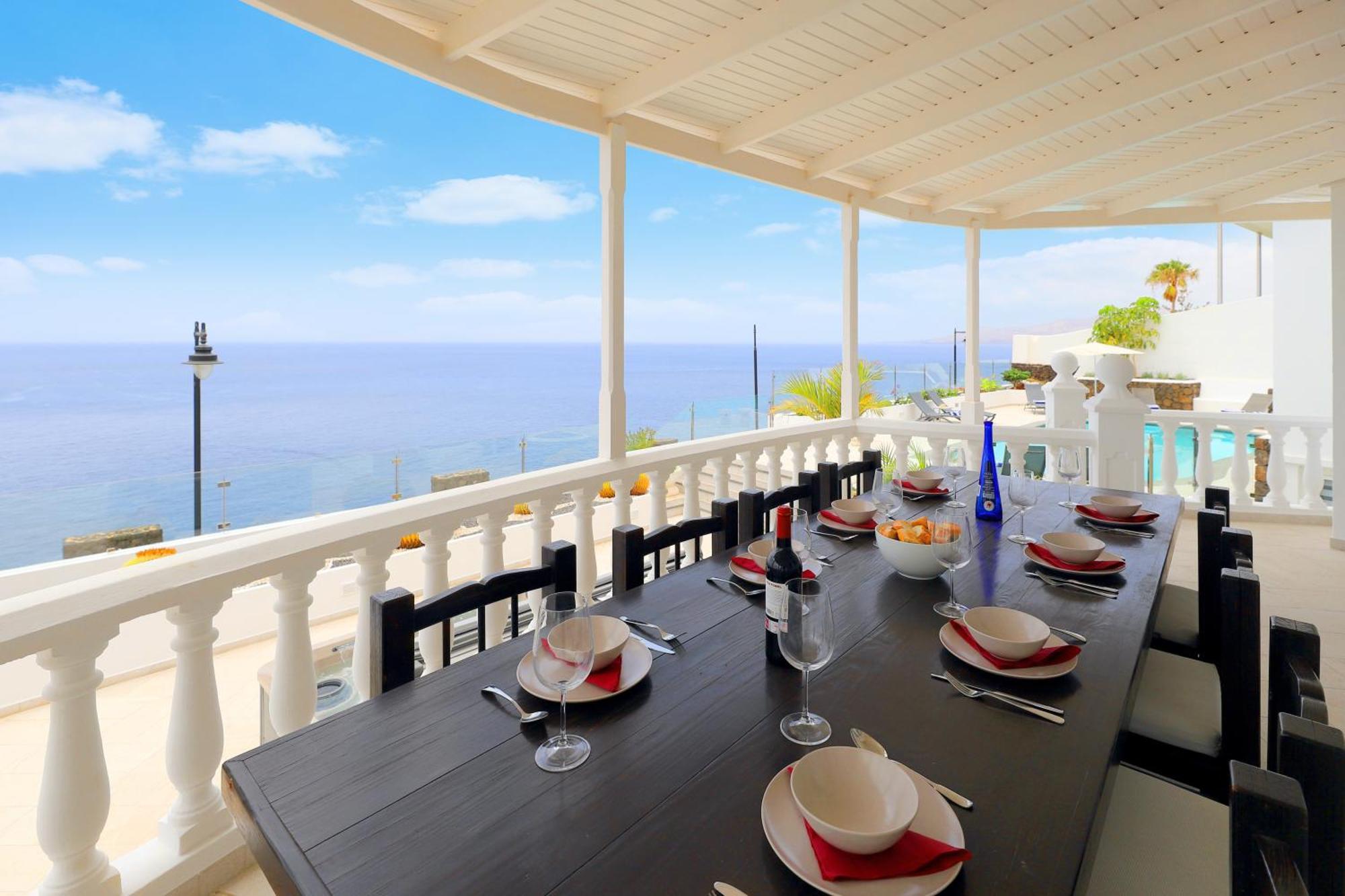 Luxury Puerto Del Carmen 4 Bedrooms La Perla Modern Furnishings Stunning Sea Views Villa *