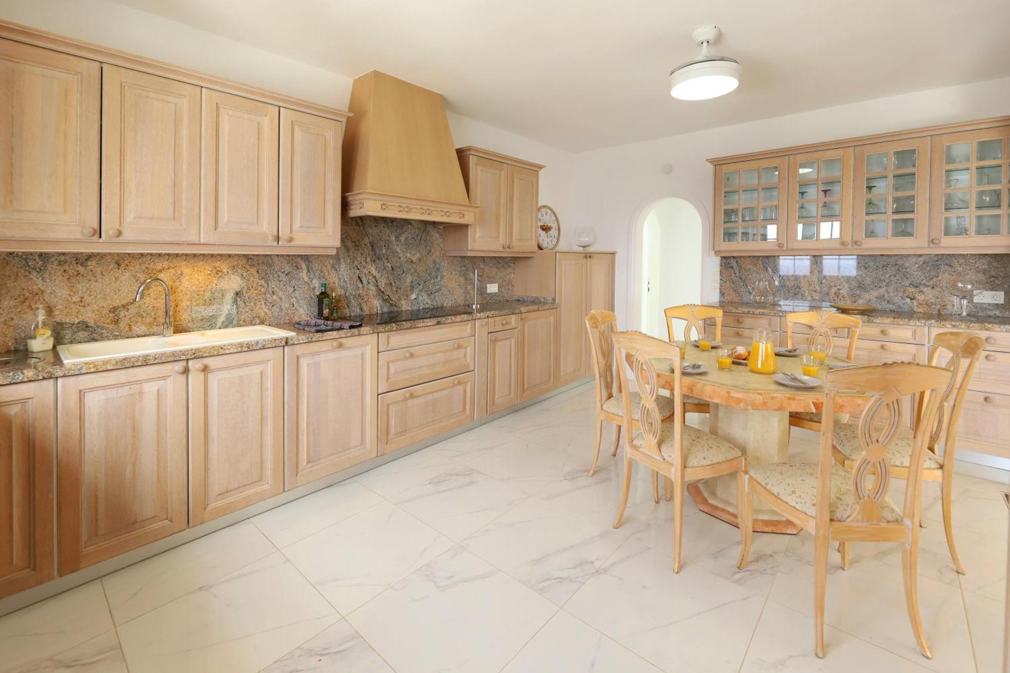 Luxury Puerto Del Carmen 4 Bedrooms La Perla Modern Furnishings Stunning Sea Views *
