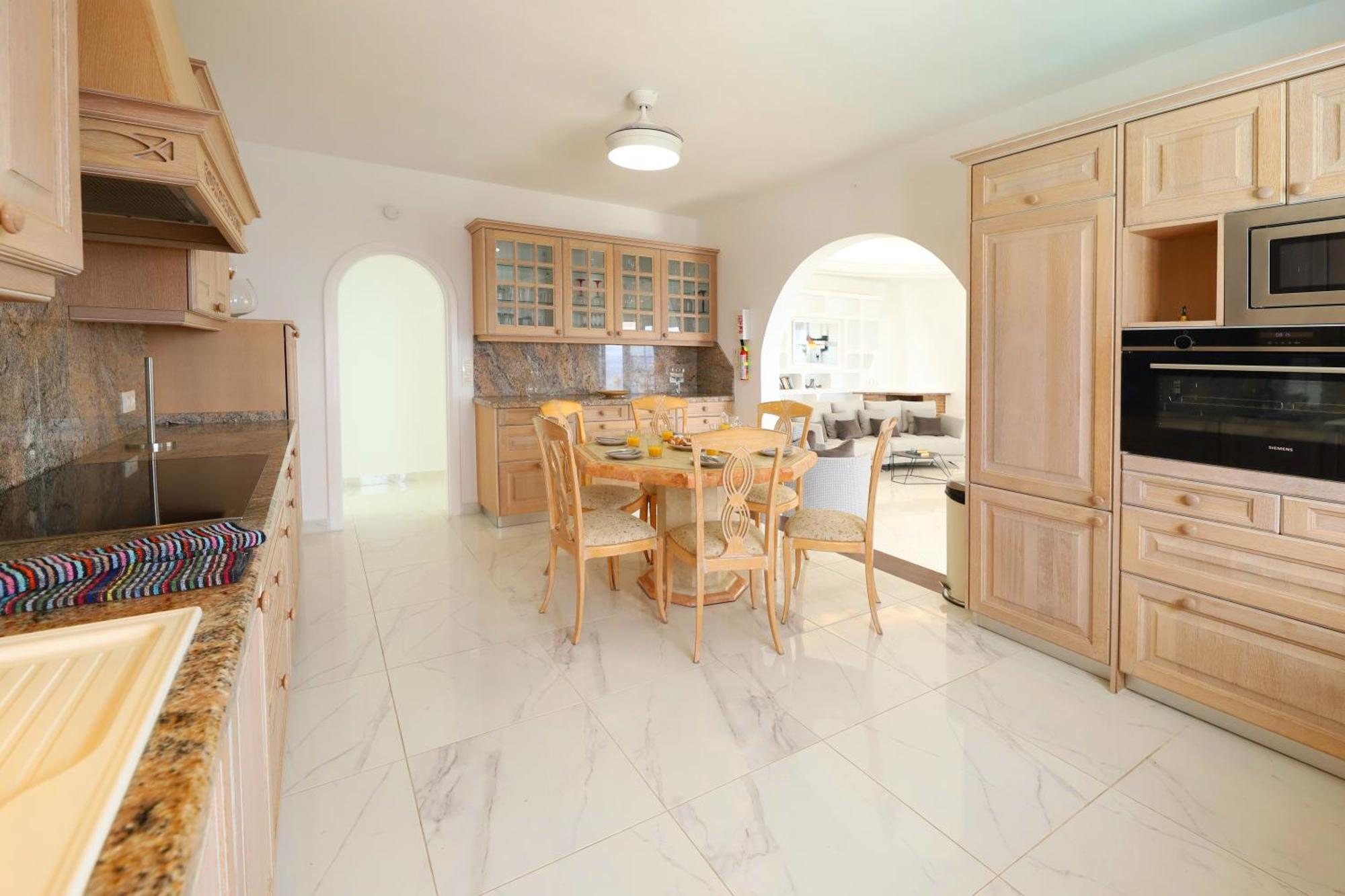 Luxury Puerto Del Carmen 4 Bedrooms La Perla Modern Furnishings Stunning Sea Views Tías