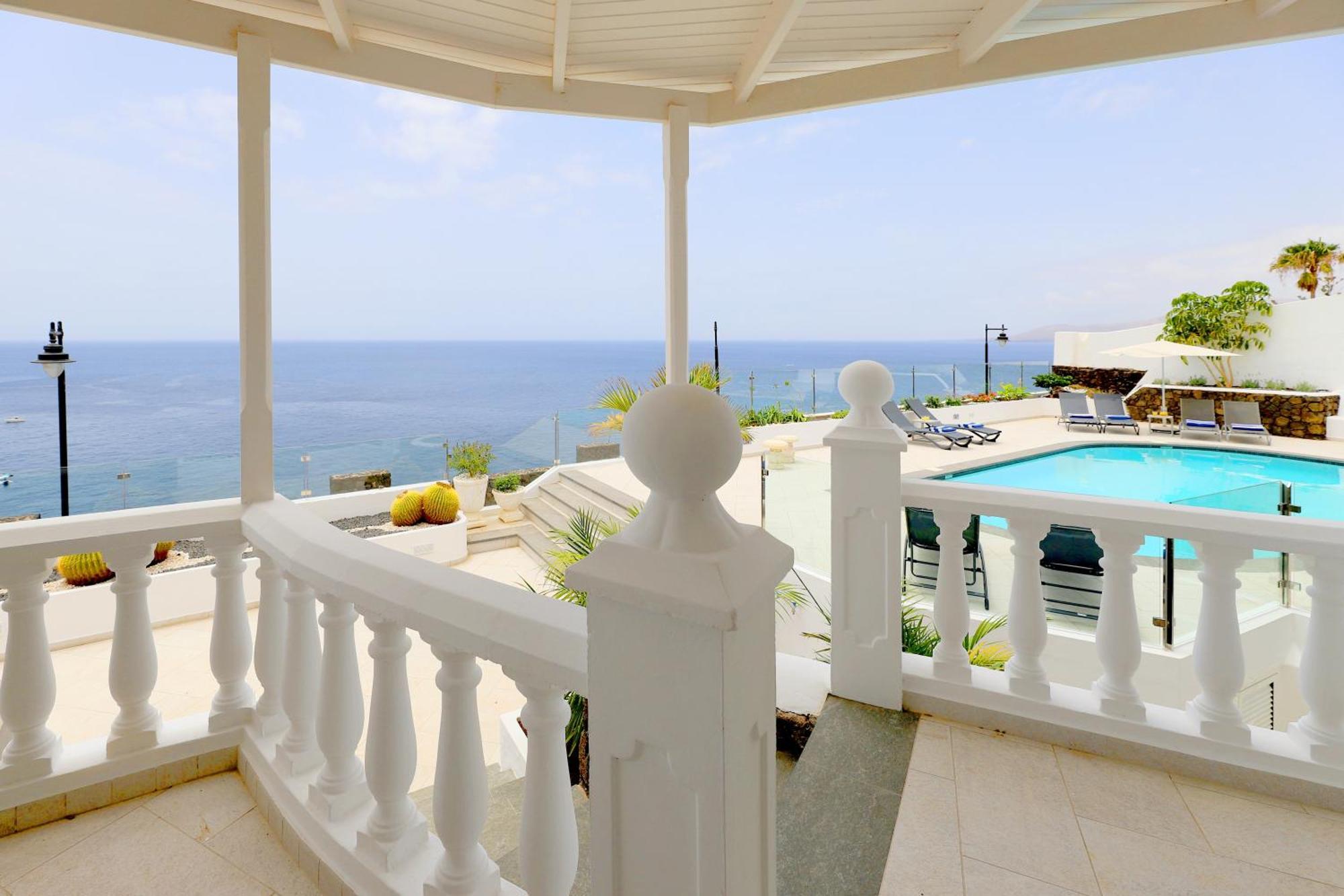Luxury Puerto Del Carmen 4 Bedrooms La Perla Modern Furnishings Stunning Sea Views Villa