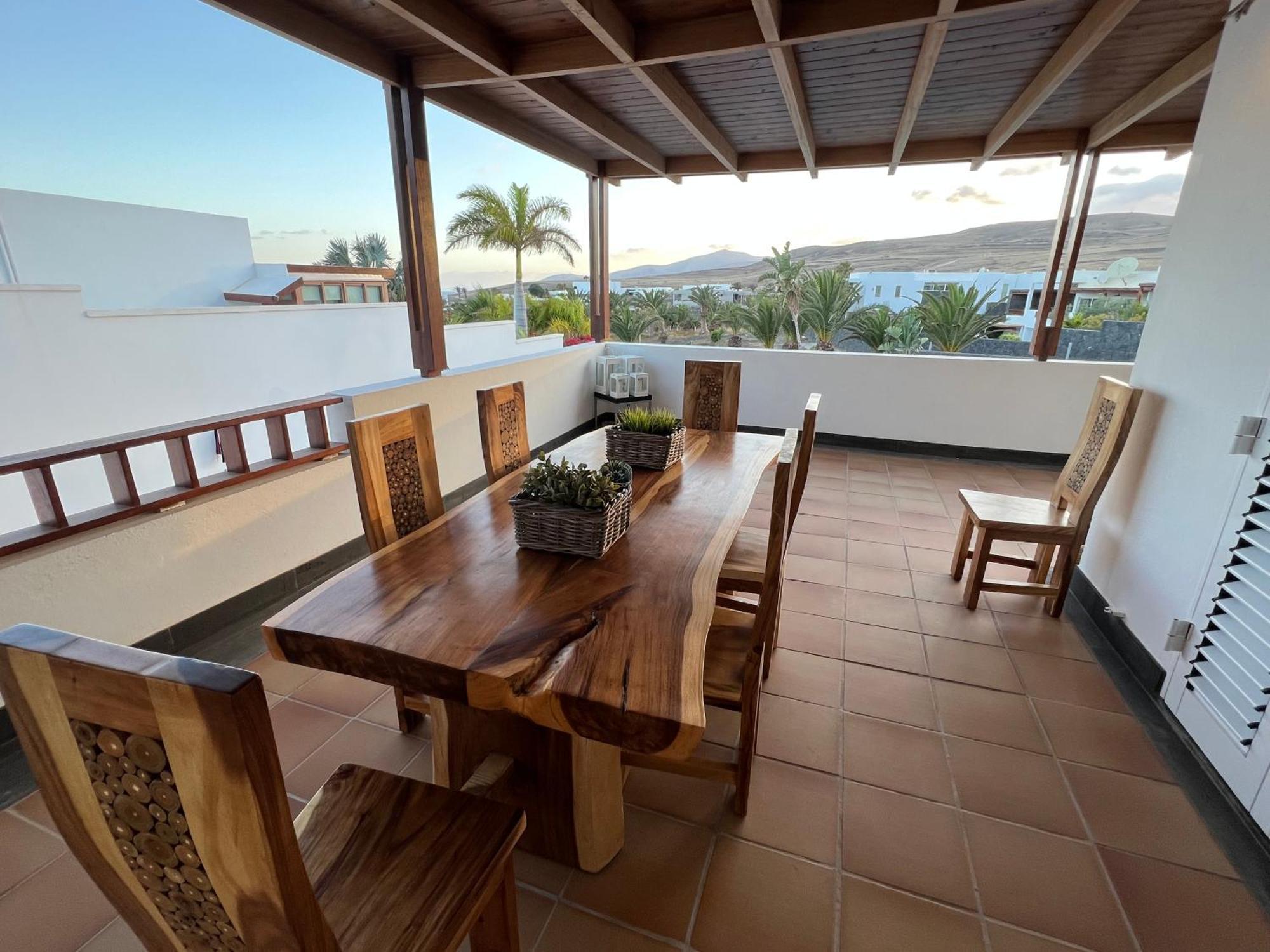 Villa Dedalos - A Luxury Large With A Heated Pool In
