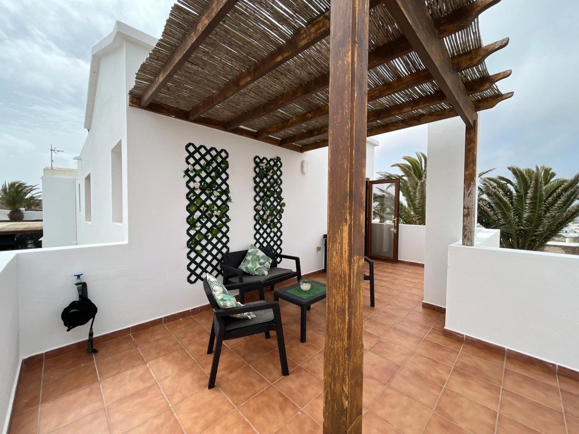 Calma, Ideal Familias Y Grupos Teguise (Lanzarote)