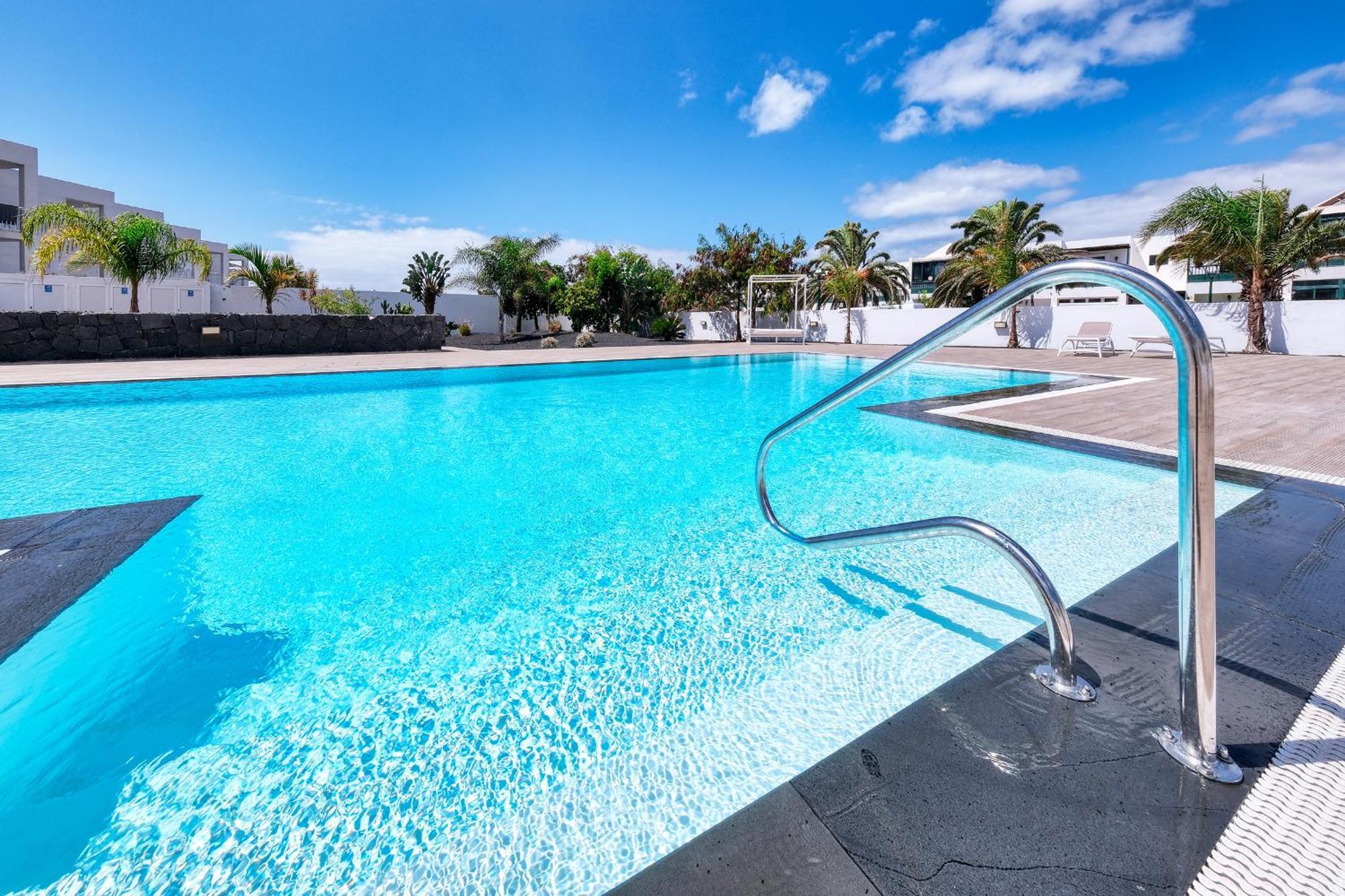 Sun Glow Senator-pool View Holiday home
