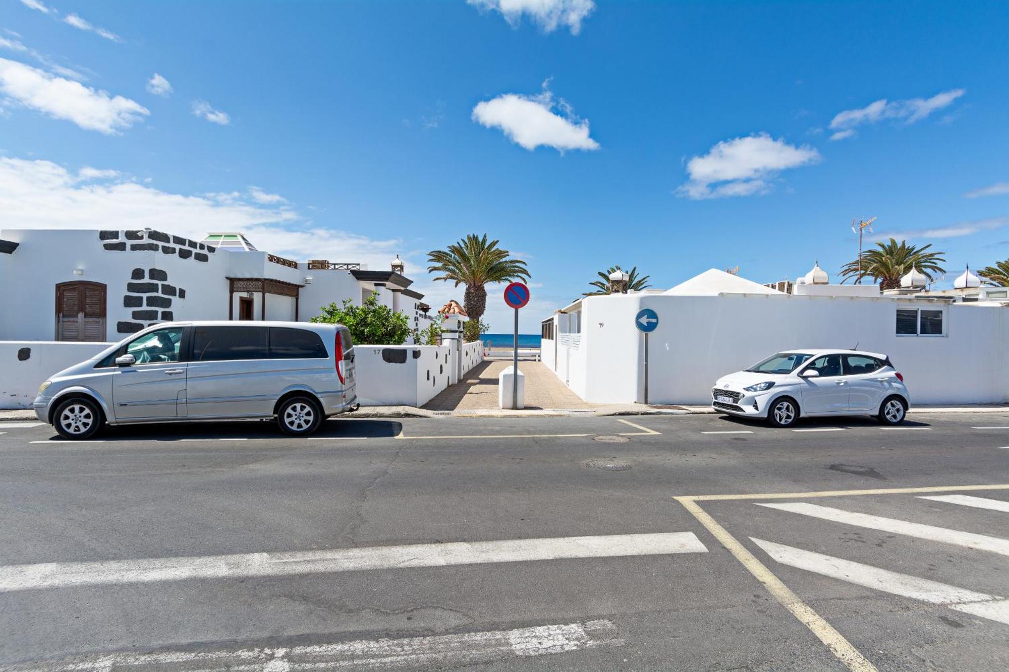 Сasa de vacaciones 2br Terrace - 10 Min Walk To The *