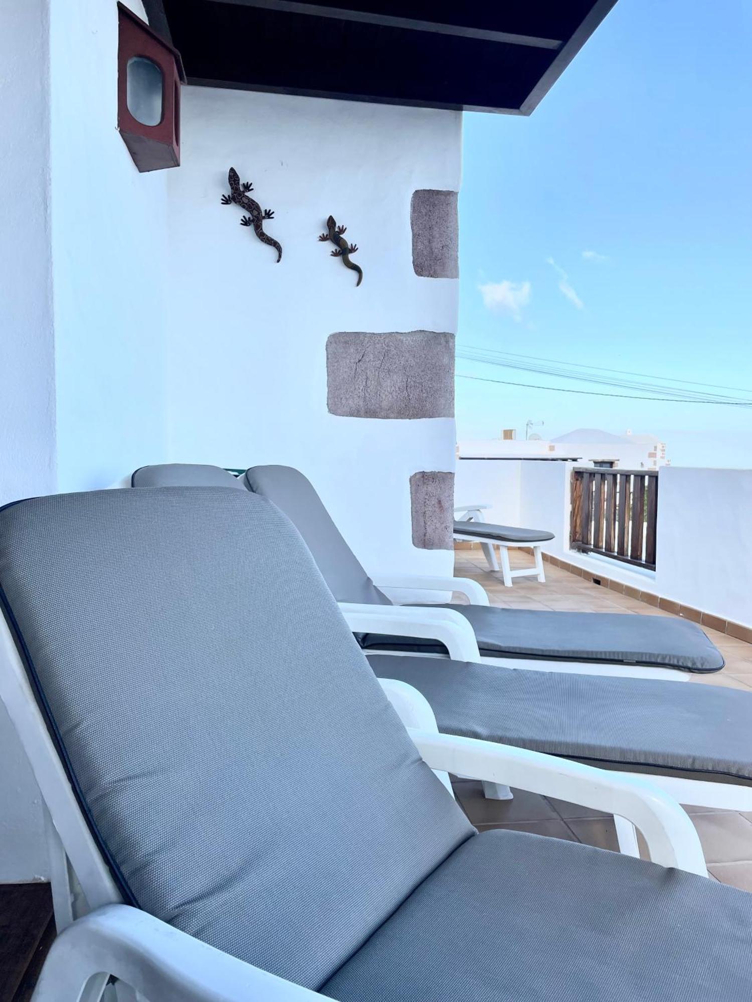 Canto Rojo, La Asomada Con Vistas A Lobos * La Asomada (Lanzarote)