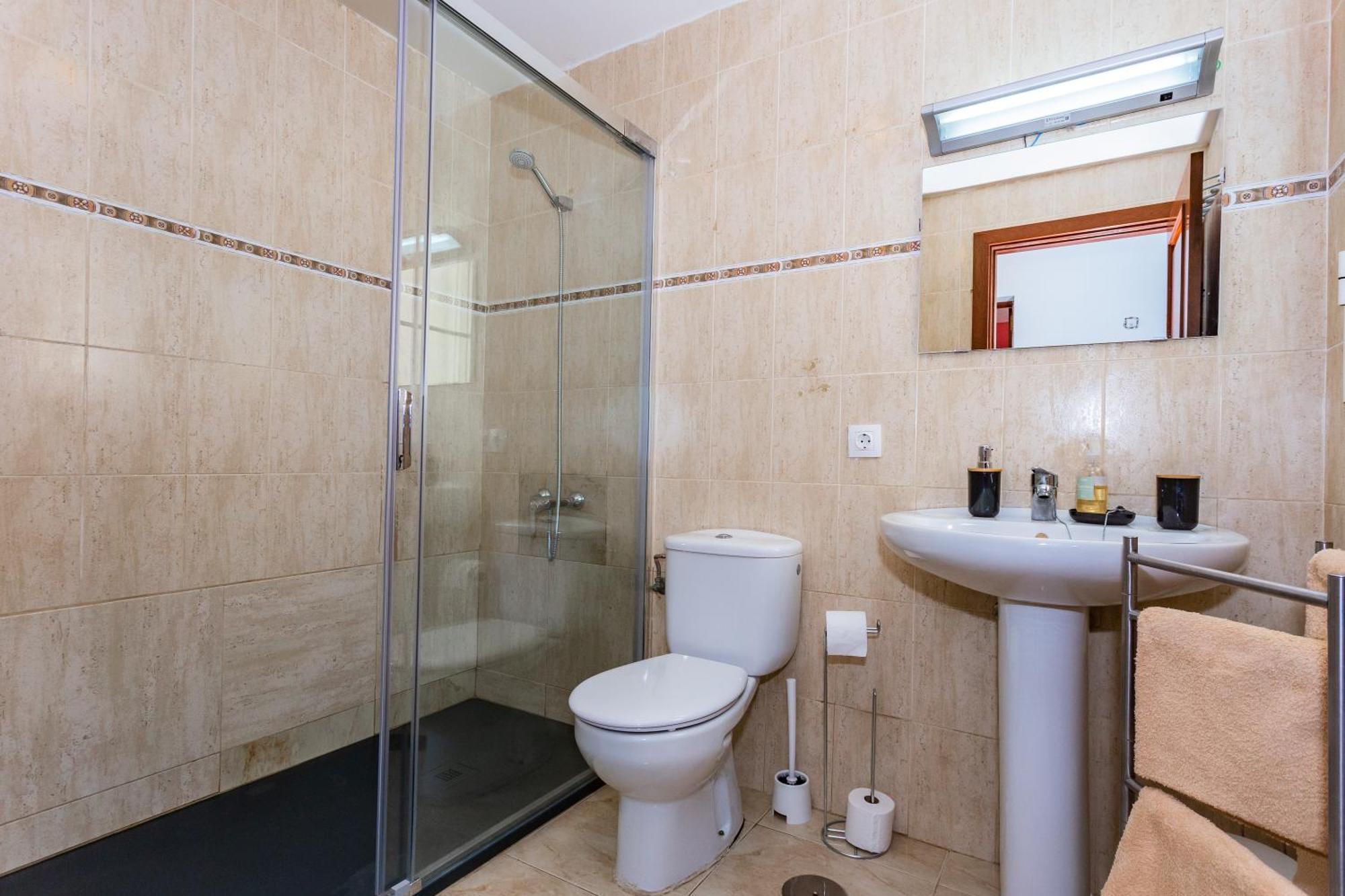 Bright 5 Minutes Walking From The Beach Apartment