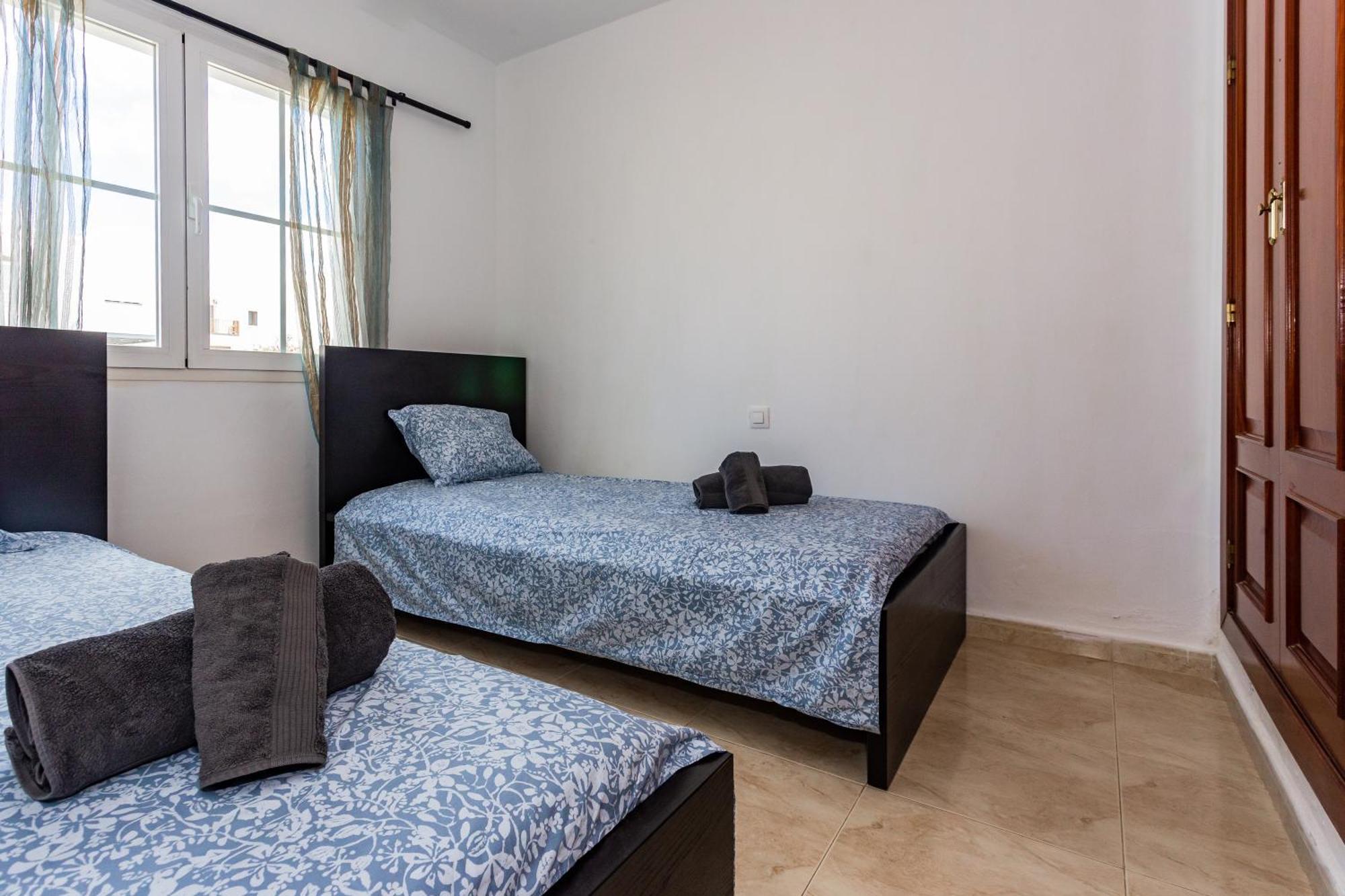 Bright 5 Minutes Walking From The Beach Tias