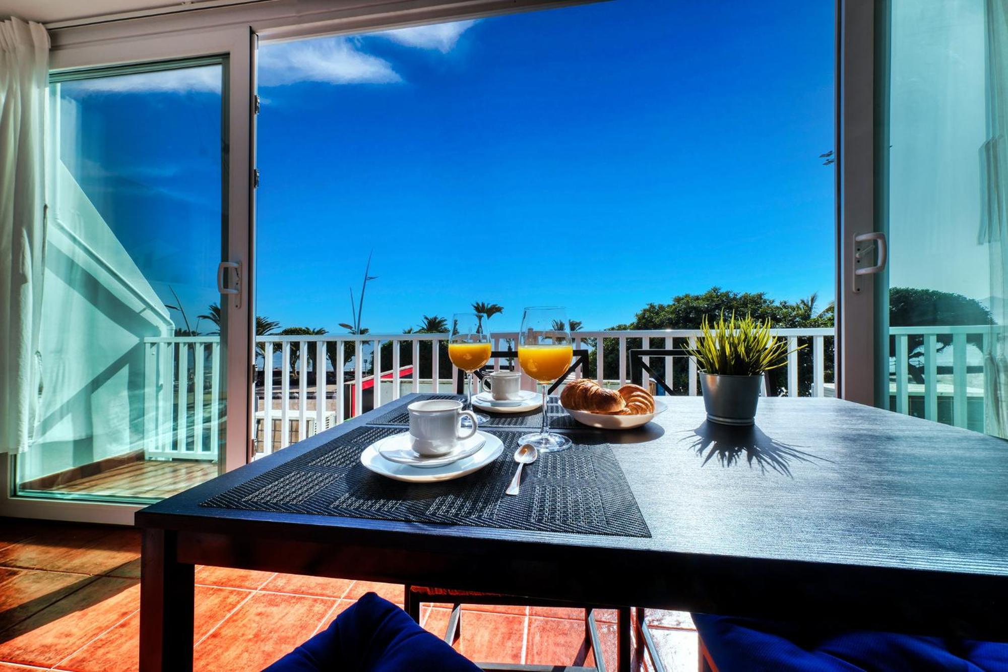 Holiday home Casa Rame Beachfront, Amazing Seaview, Air-con *