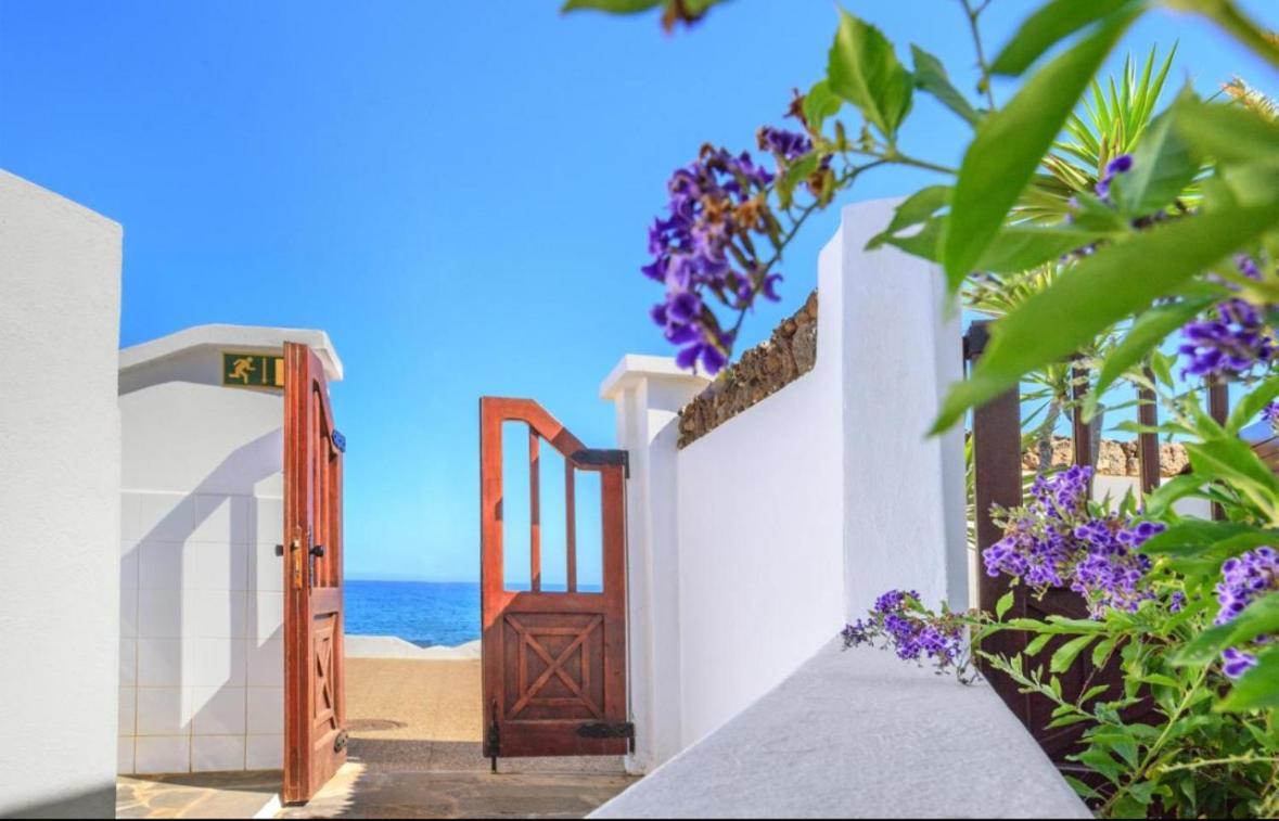 Hogar Palmera With Pool & Playa Honda (Lanzarote)