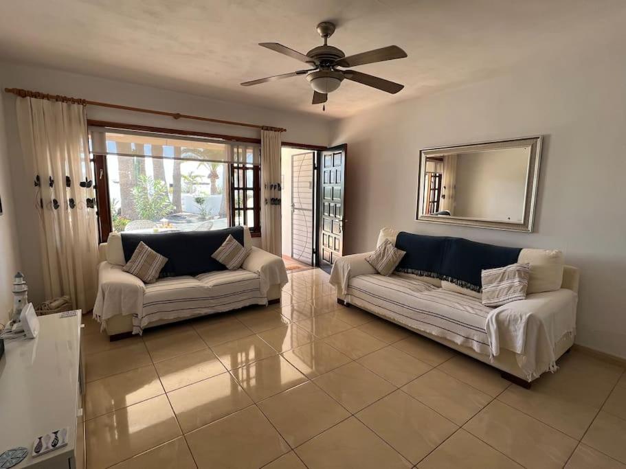 Casa Mo, 2 Bedroom Close To The Puerto del Carmen (Lanzarote)