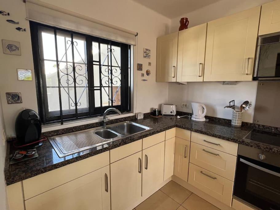 Casa Mo, 2 Bedroom Close To The Puerto del Carmen (Lanzarote)