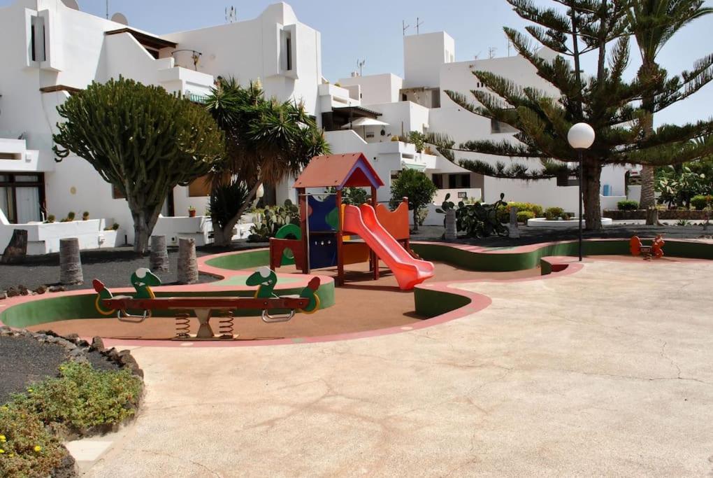 Maria B Costa Teguise