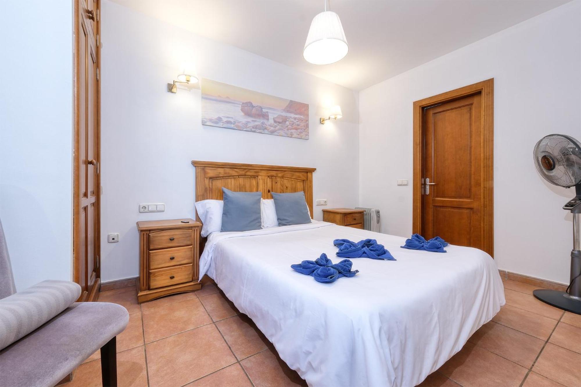 Casa Elin-shared Pool, Fast Wifi Costa Teguise