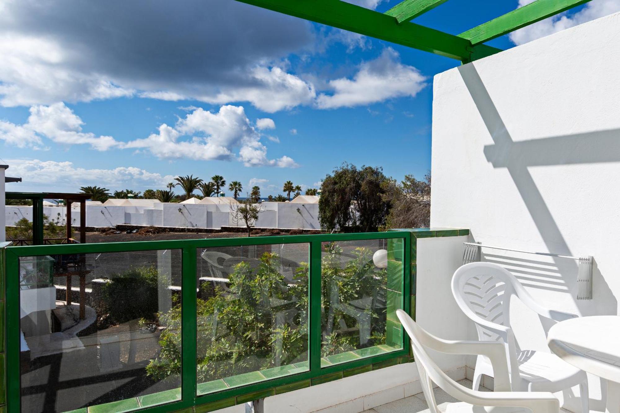 Guasimeta Duplex - Pool & Balcony * Puerto del Carmen (Lanzarote)