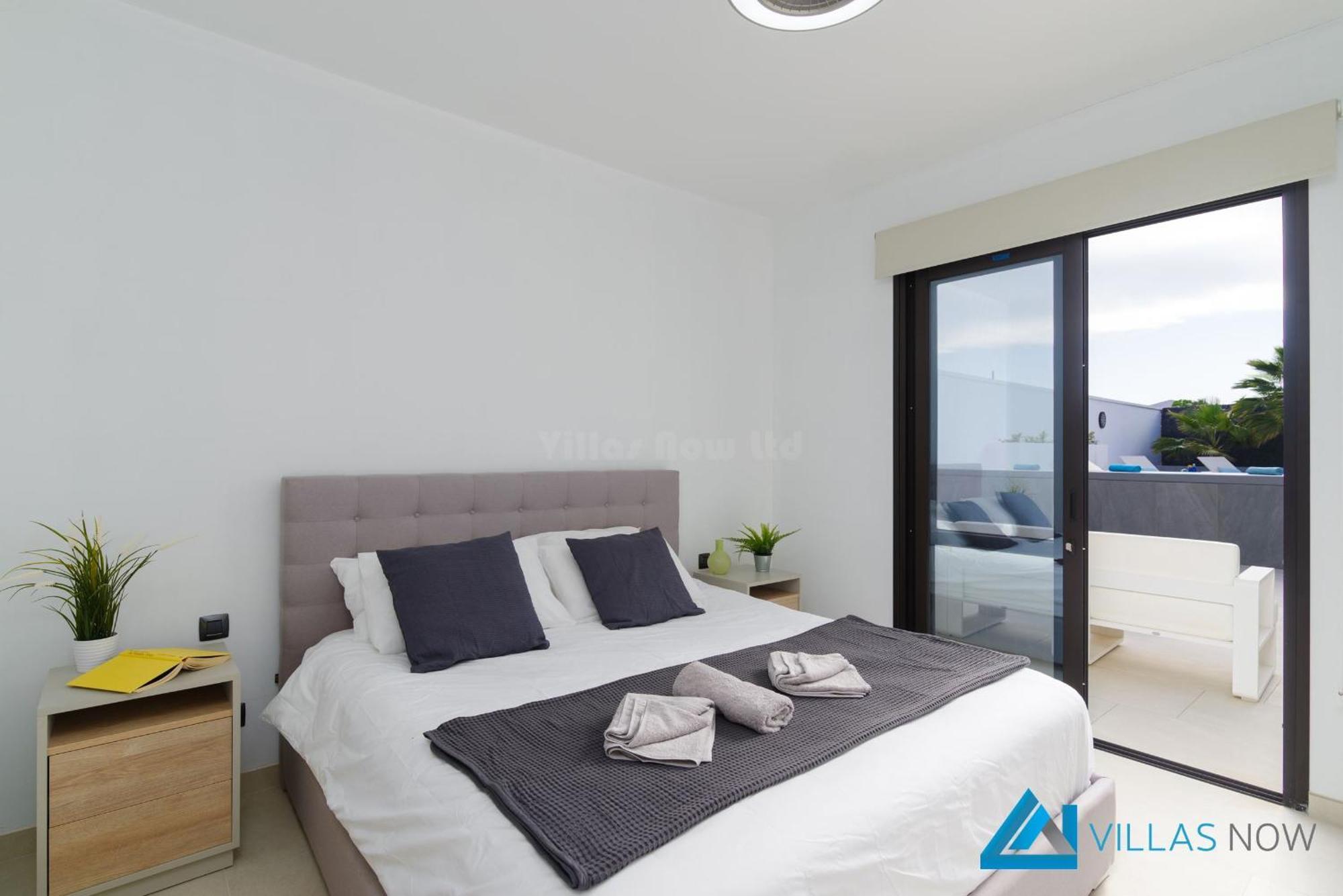 232 - Vista Del Mar By Now Ltd * Puerto Calero