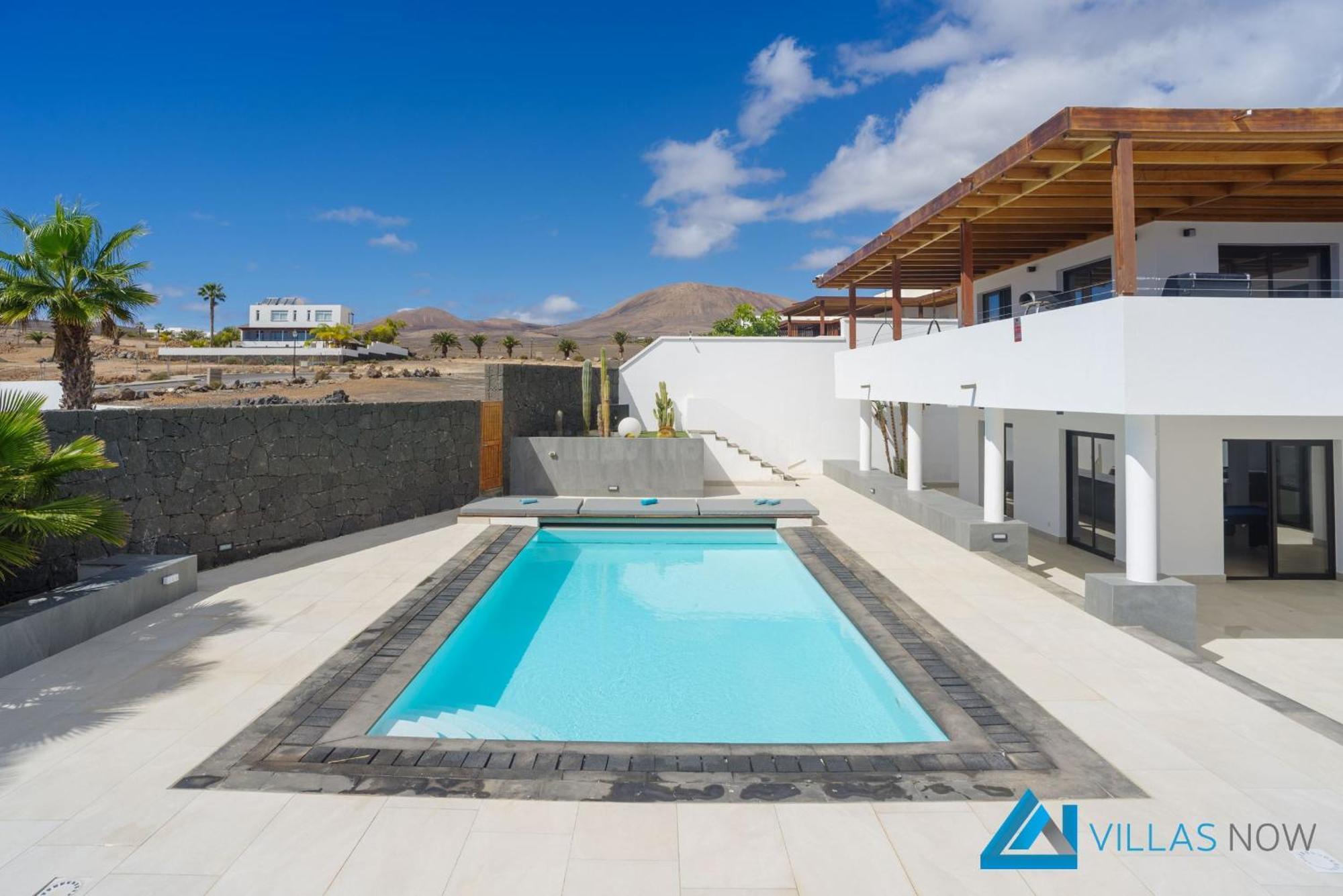 232 - Vista Del Mar By Now Ltd * Puerto Calero