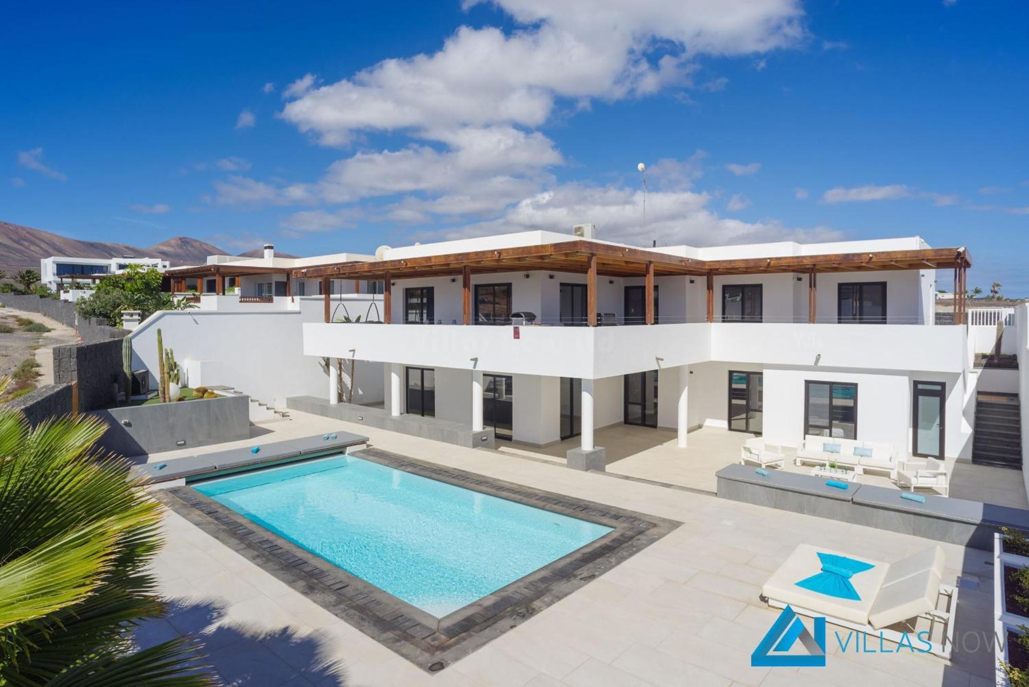 232 - Vista Del Mar By Now Ltd * Puerto Calero