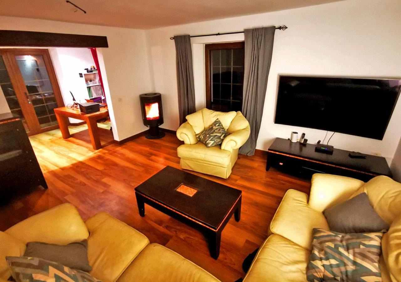 Casa-la-costa Guest house