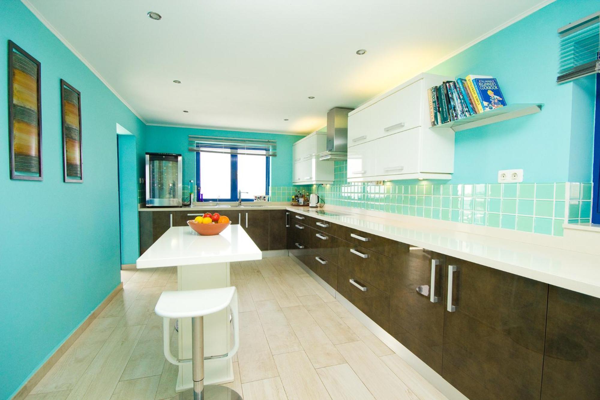 Villa Lucy - By Az *