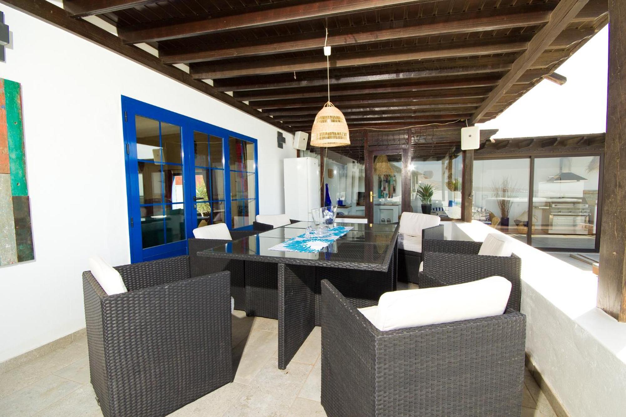 Villa Lucy - By Az *