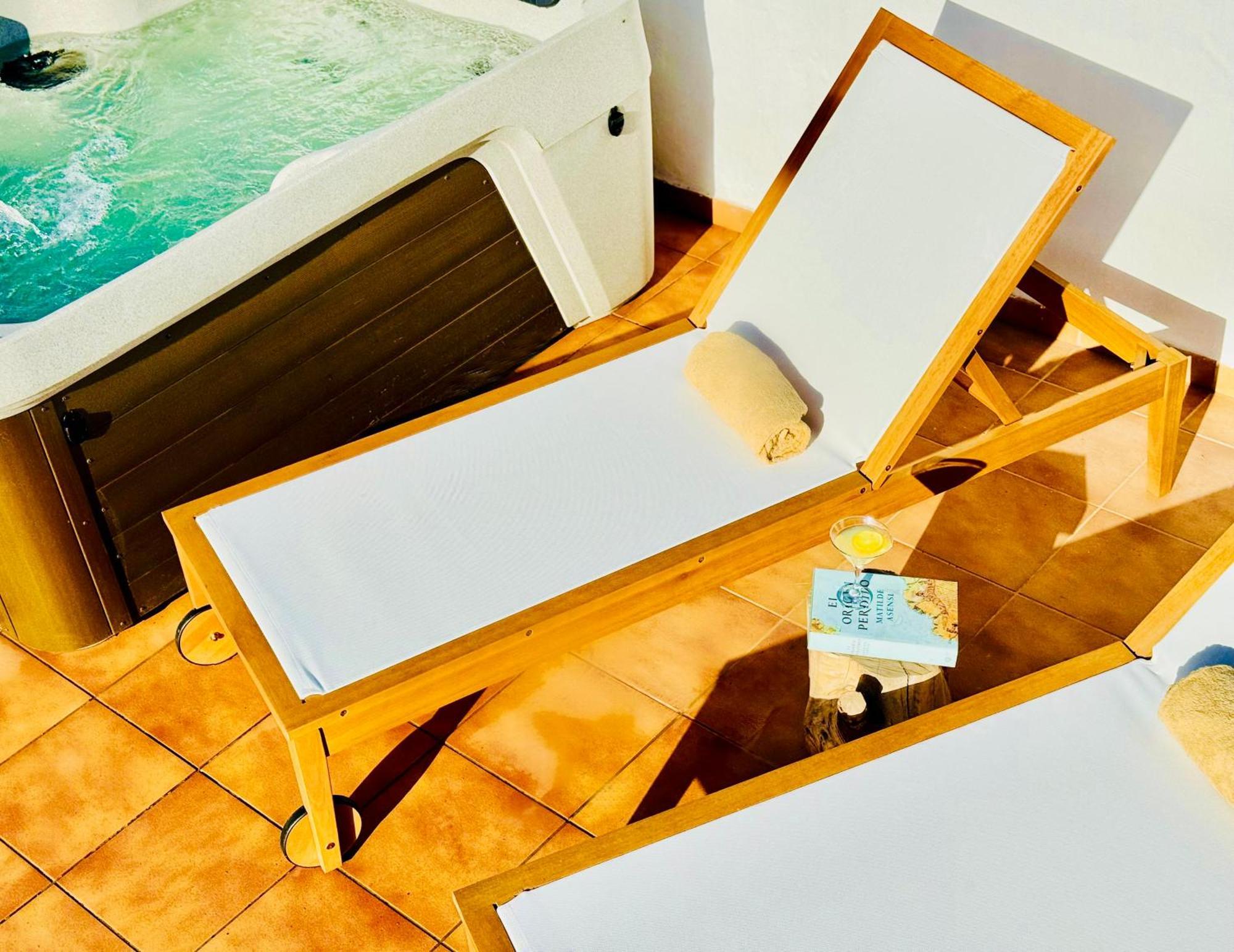 Canaryislandshost I White Teguise (Lanzarote)